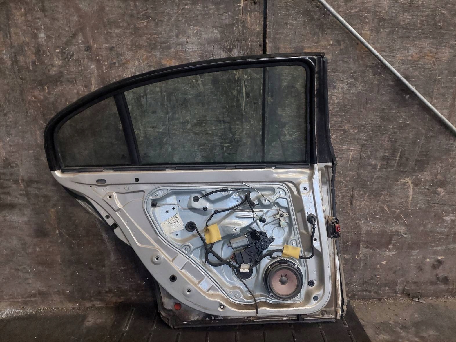 door complete left rear part SKODA SUPERB and 9201