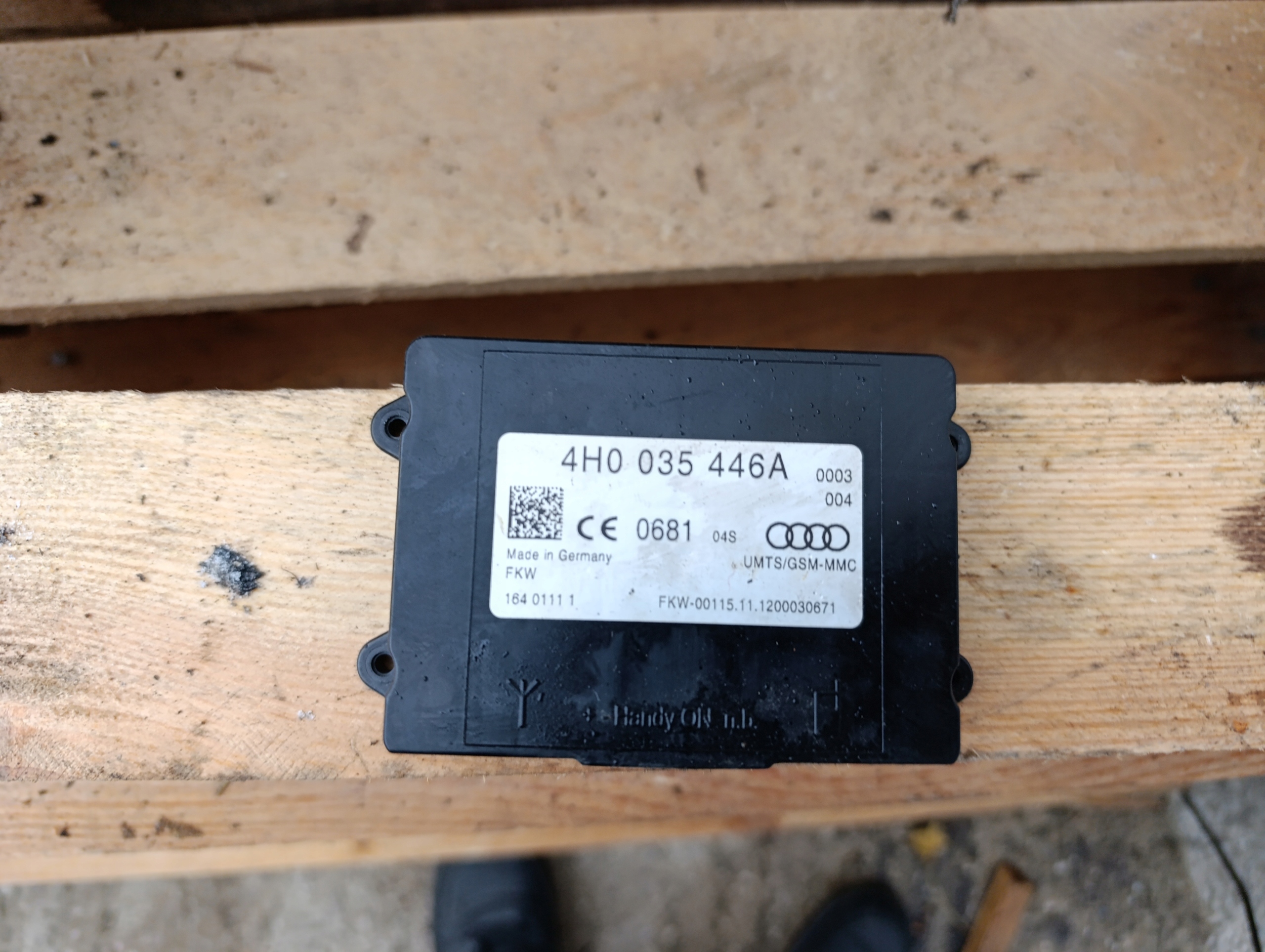 antenna amplifier AUDI SEAT SKODA 4H0035446A