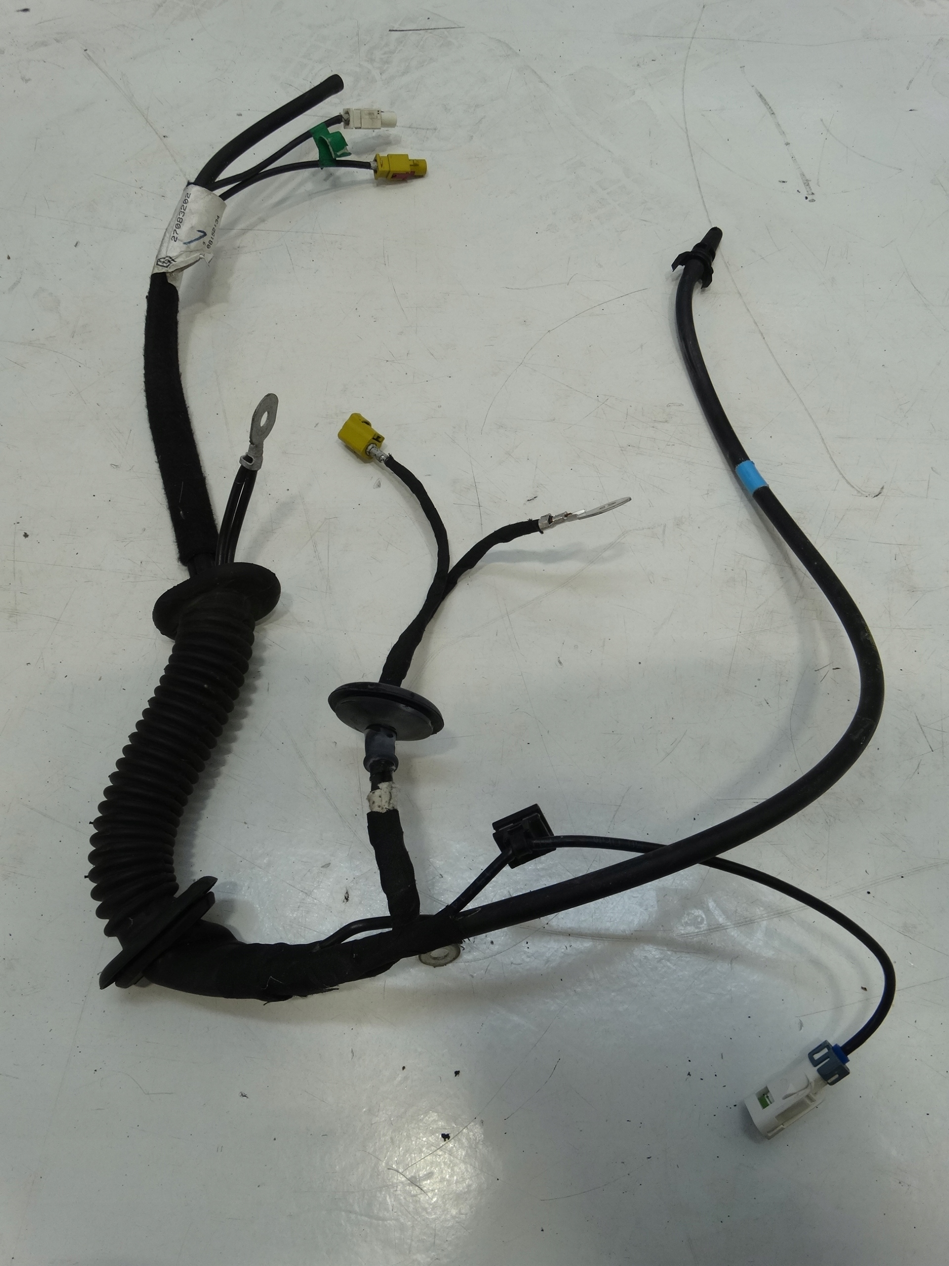 bundle of a lock bonnet RENAULT ESPACE V 282450932R--B