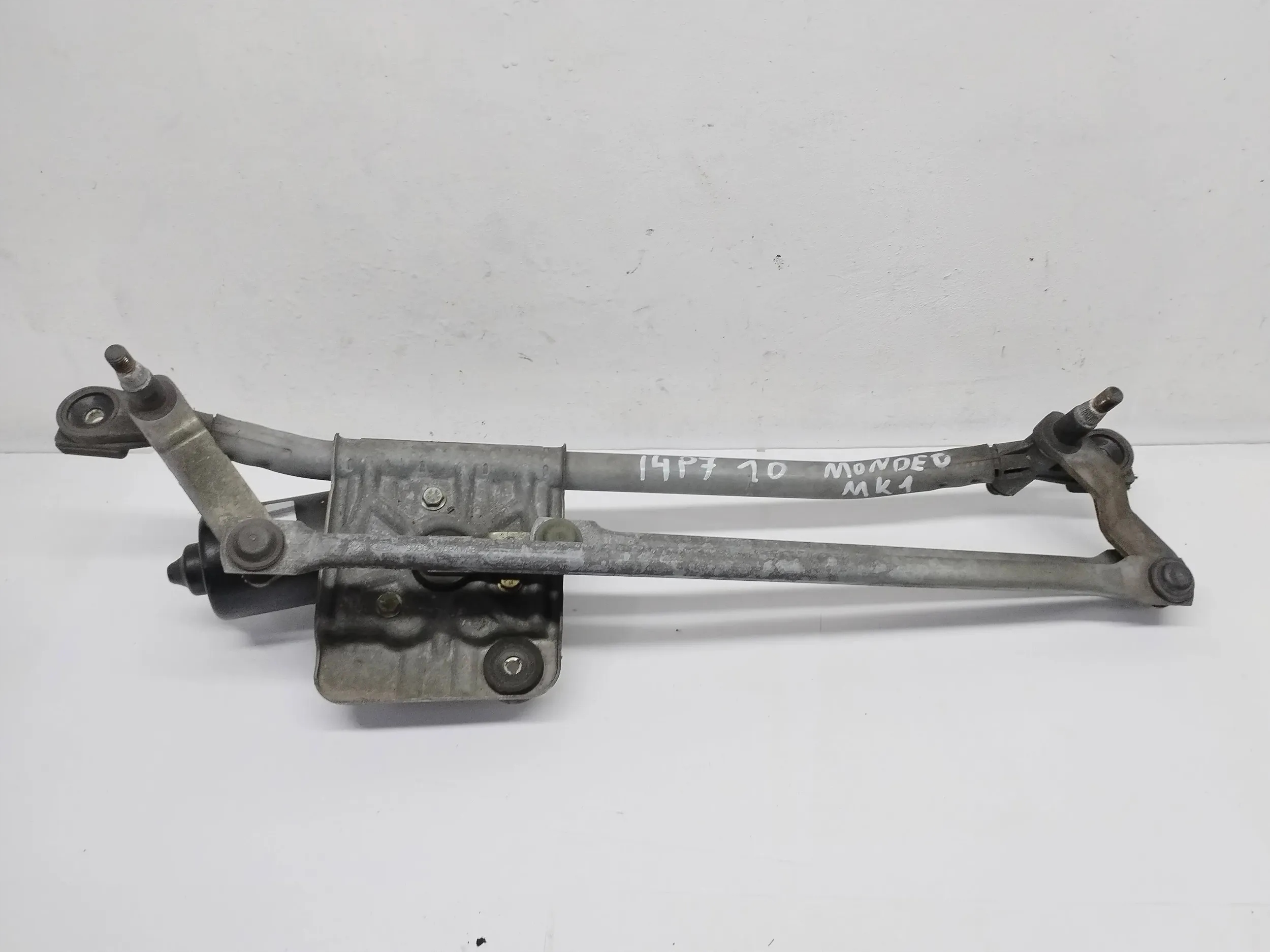 wiper mechanism front FORD MONDEO MK1 93BB17B571AC