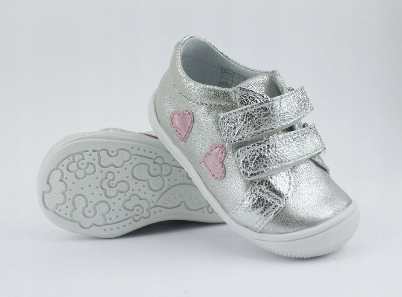 Dziecięce półbuty na rzepy 24 srebrne, KORNECKI 6265-21 Rozmiar 24