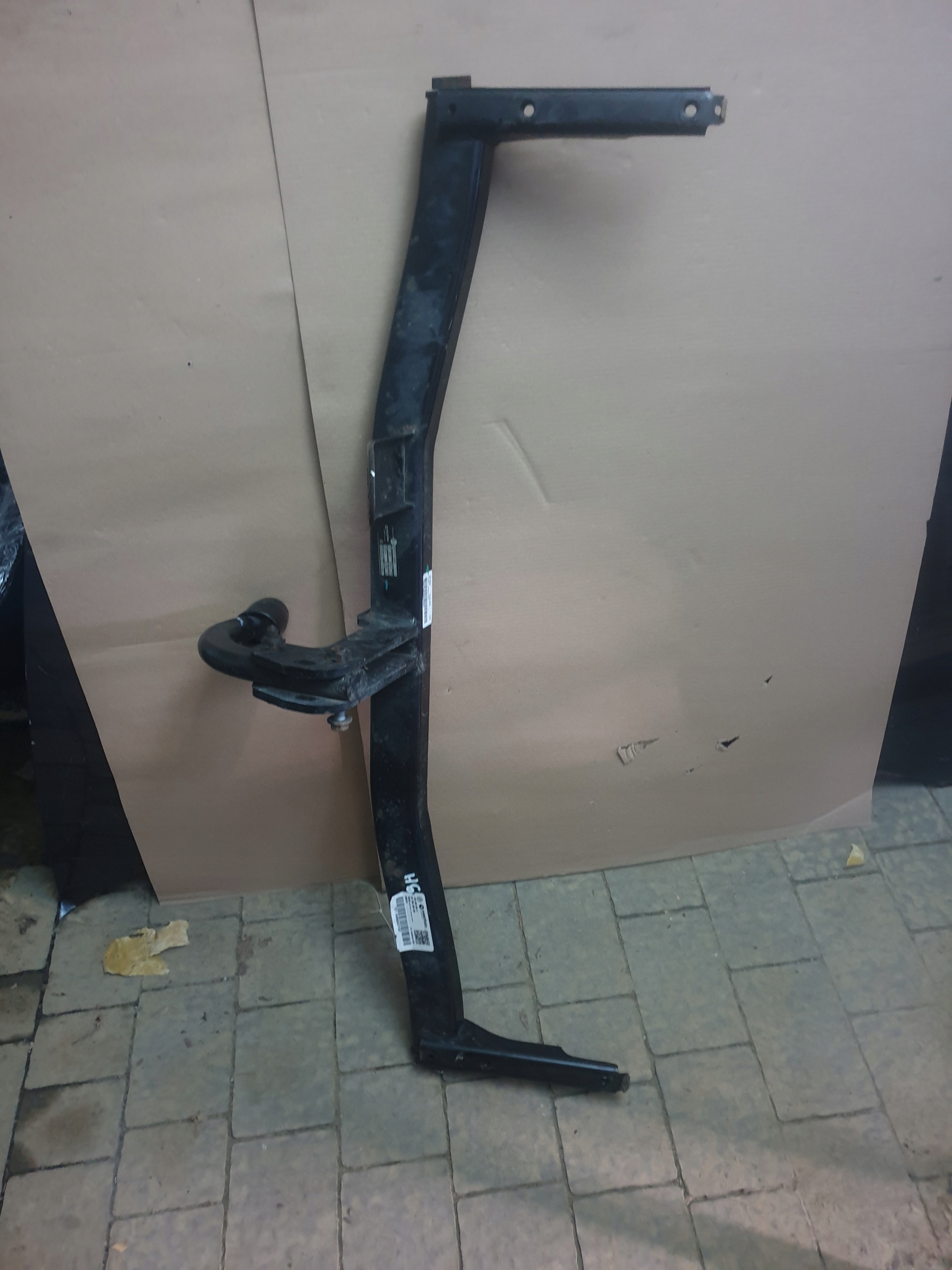 БУКСИРОВОЧНЫЙ КРЮК VW CADDY В СБОРЕ 2K0803881S