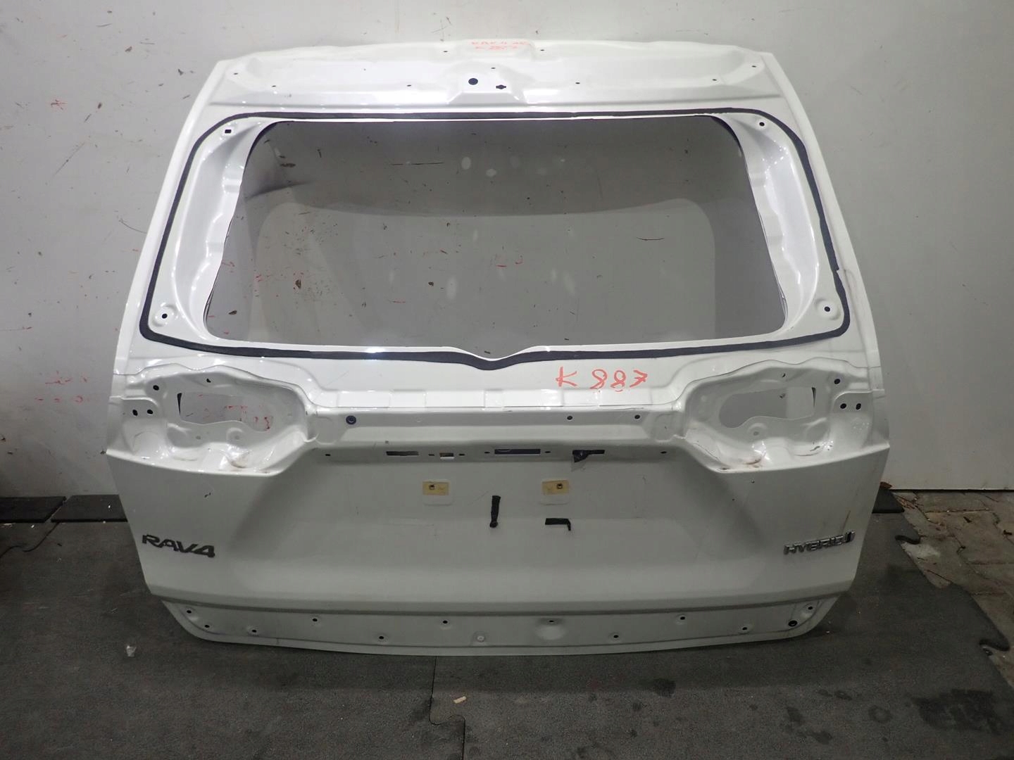 Klapa TOYOTA RAV4 2018-