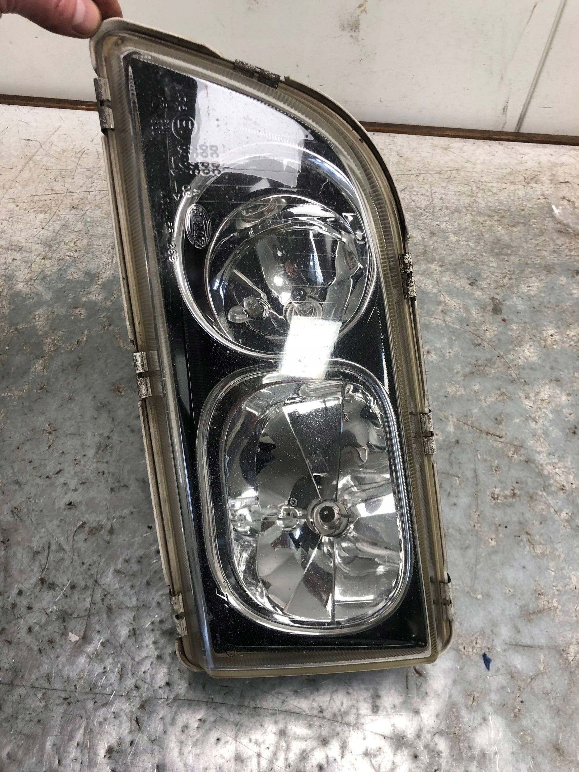 light left front VOLVO V40 30899878