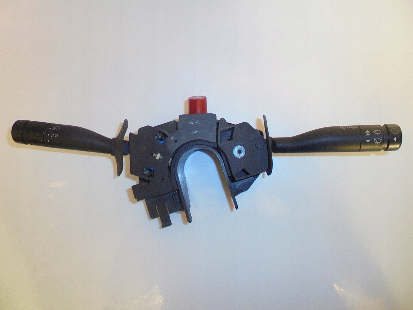 steering wheel levers and controls 90FG14K147