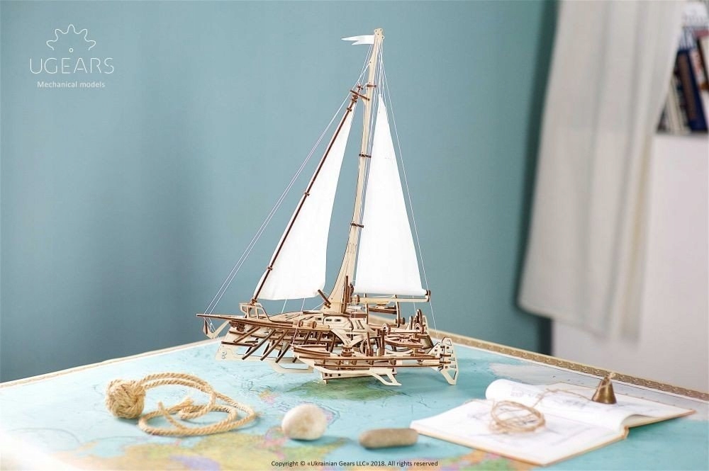 TRIMARAN MERIHOBUS MODEL MECHANICZNY DO SKŁADANIA Stan opakowania oryginalne