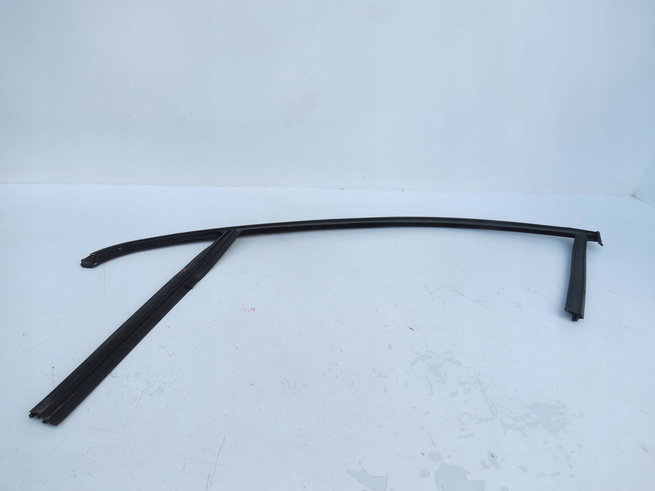 gasket frame door right front CHROM VOLVO S60 II V60 and 2.0 163KM