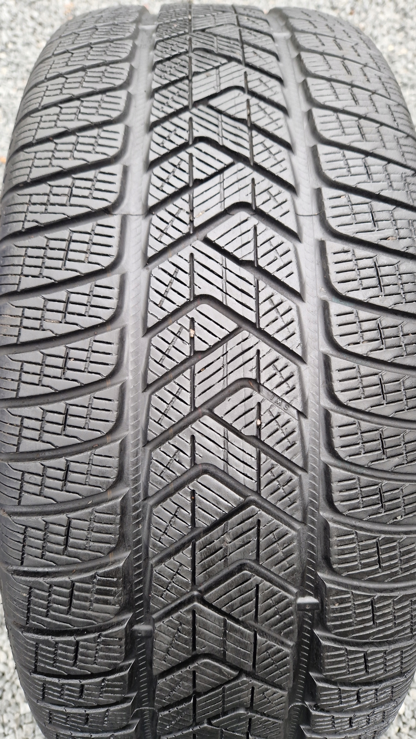 PIRELLI SCORPION WINTER 265 50 20