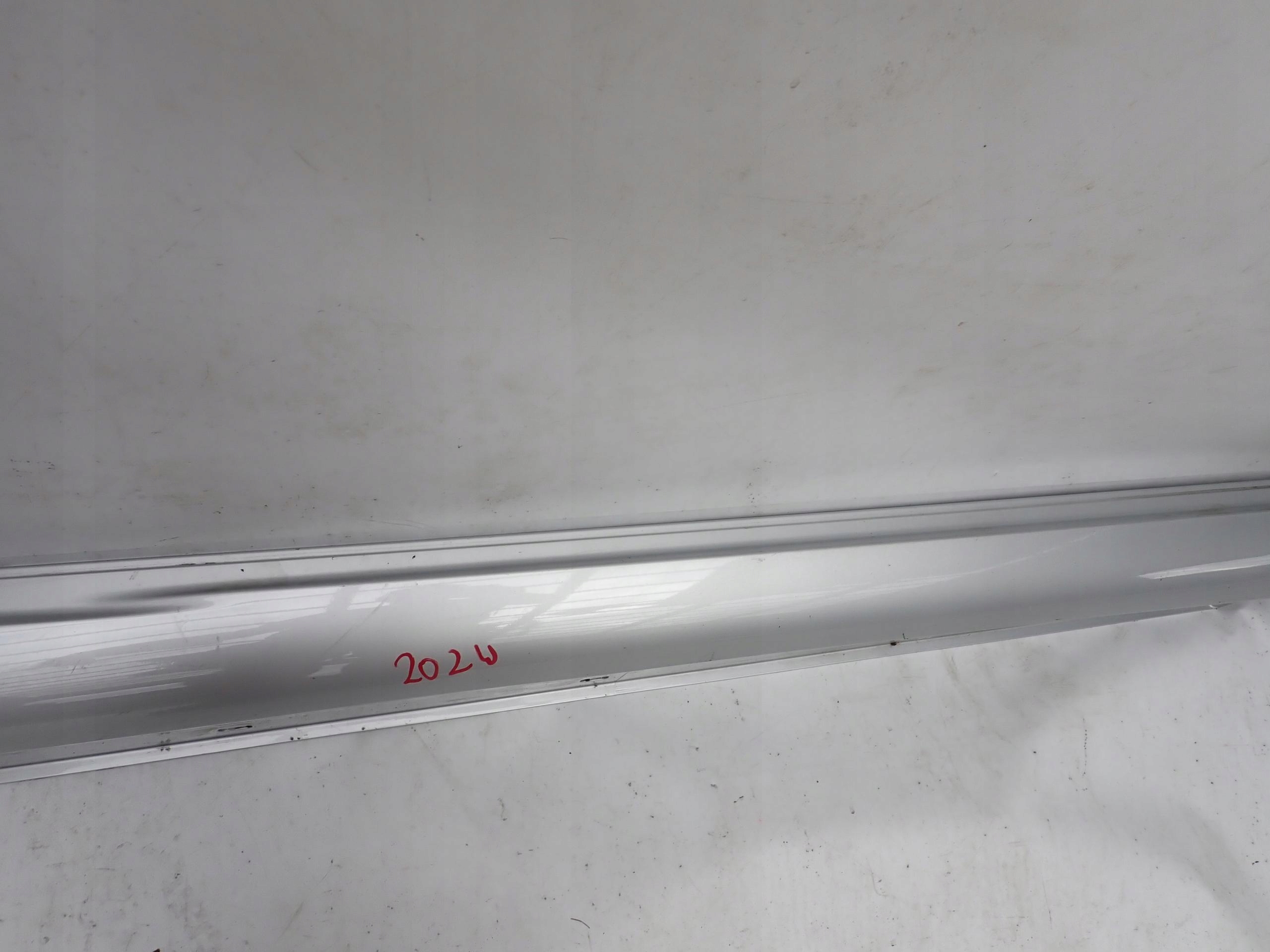 MERCEDES W212 E-KLASA AMG moulding threshold right threshold right