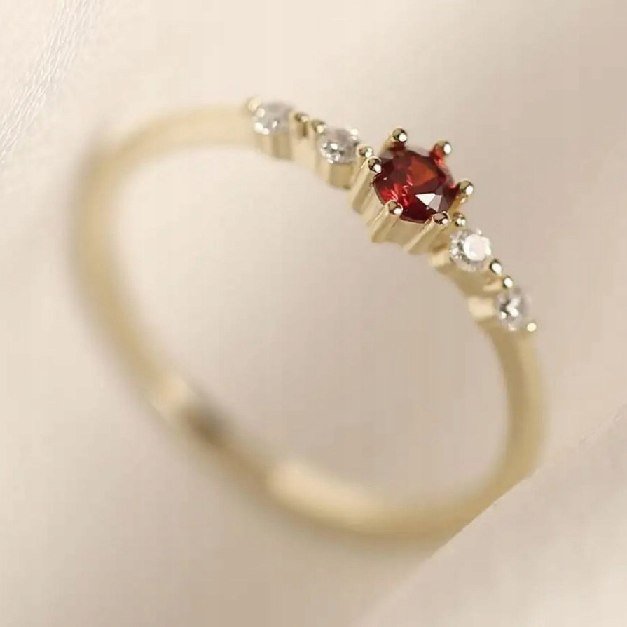 Złoty Pierścionek z Rubinem Brylant Cyrkonie Stal Szlachetna