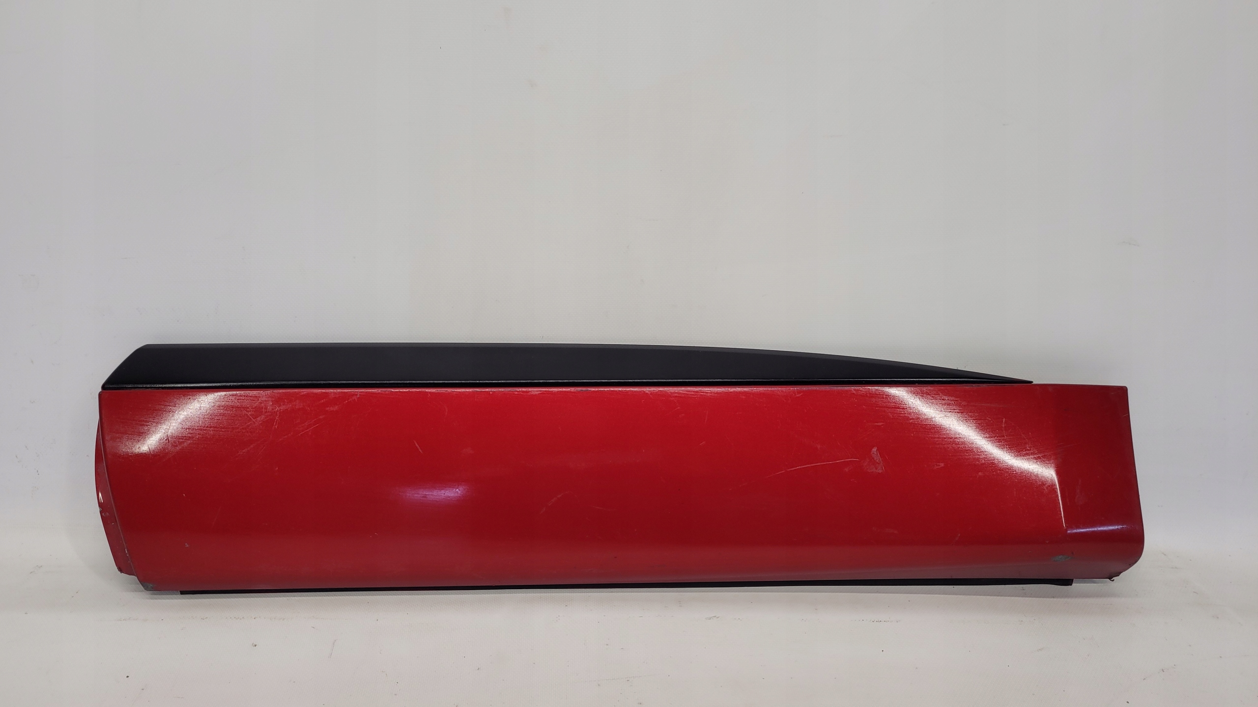 JAGUAR F-PACE НАКЛАДКА НА ДВЕРІ ЛІВА ЗАД. ОРИГІНАЛ