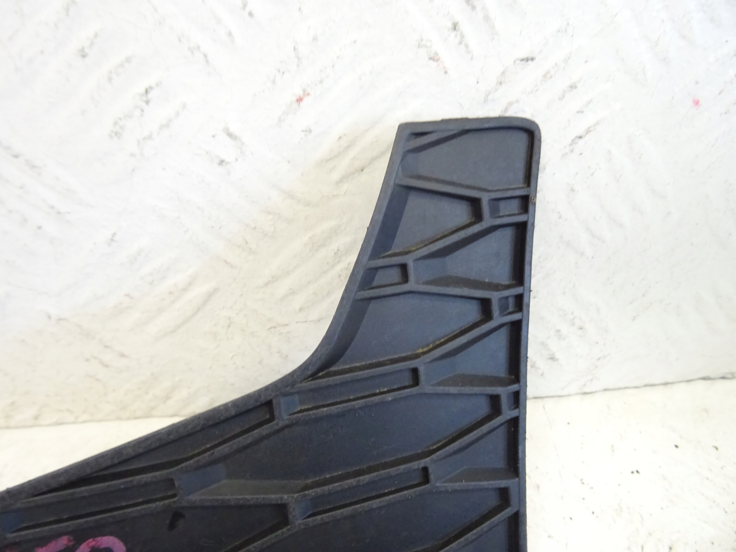 grid of a bumper front front left SEAT LEON III 5F0853665B