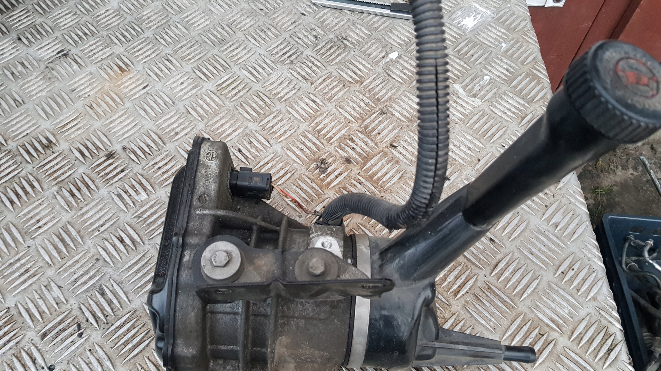 CITROEN C4 and PICASSO servo pump 9681594880