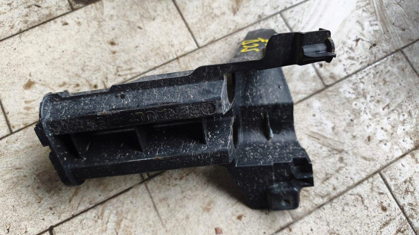 bumper bracket of the rear right side Renault Megane E-Tech 850449655R