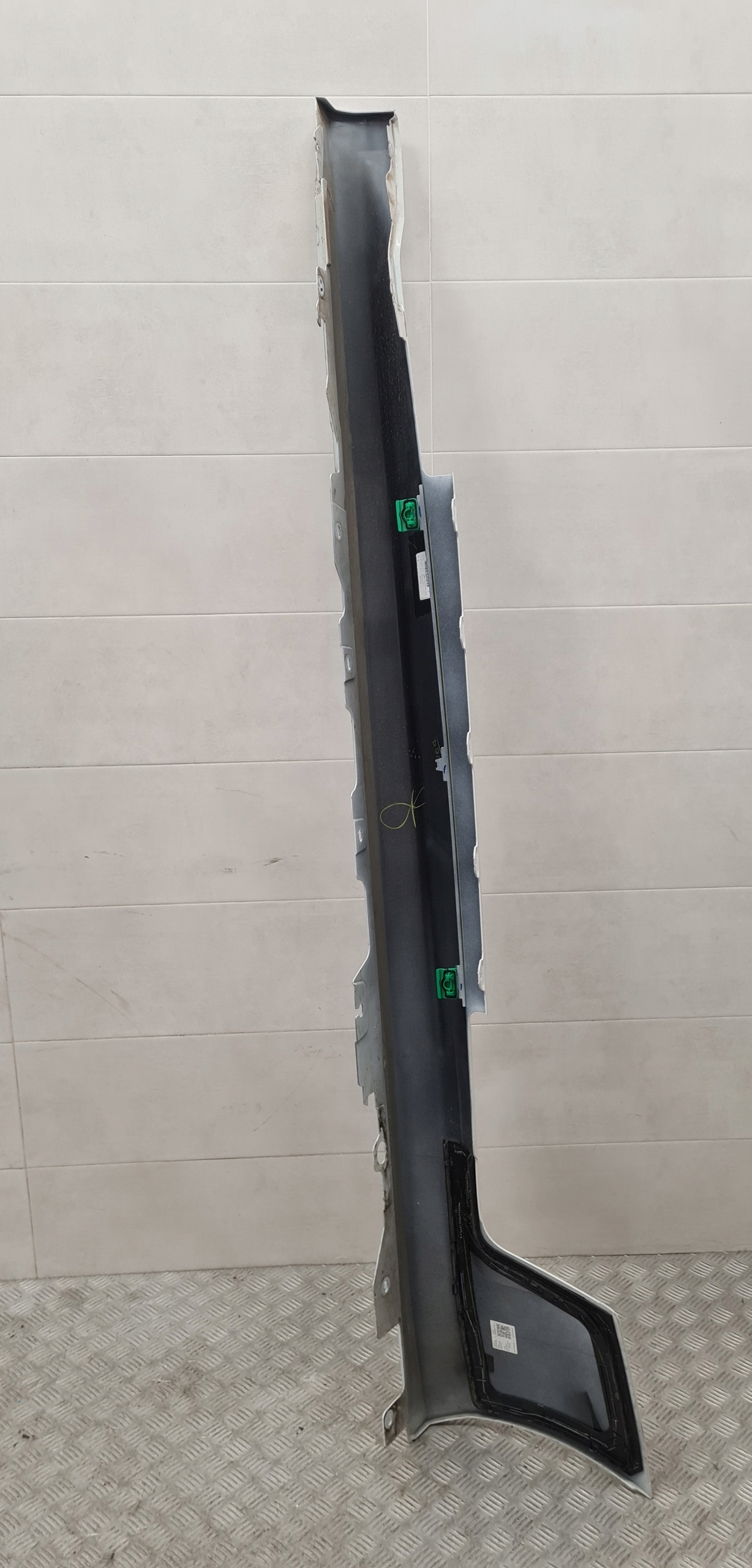 BMW M2 G87 moulding cap threshold right colour A300 ALPINWEISS