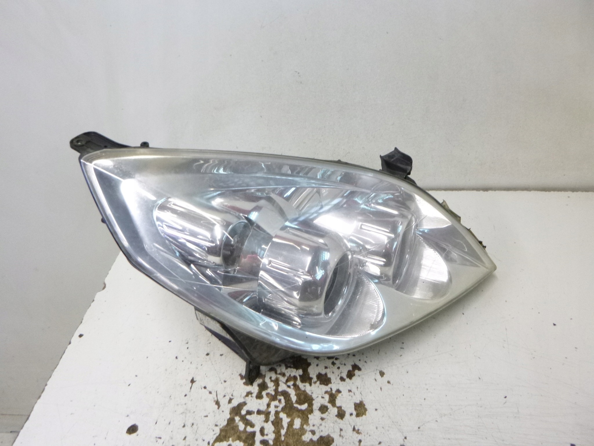 light front right Opel Vectra C Lift 2007r. GM VALEO 93192378