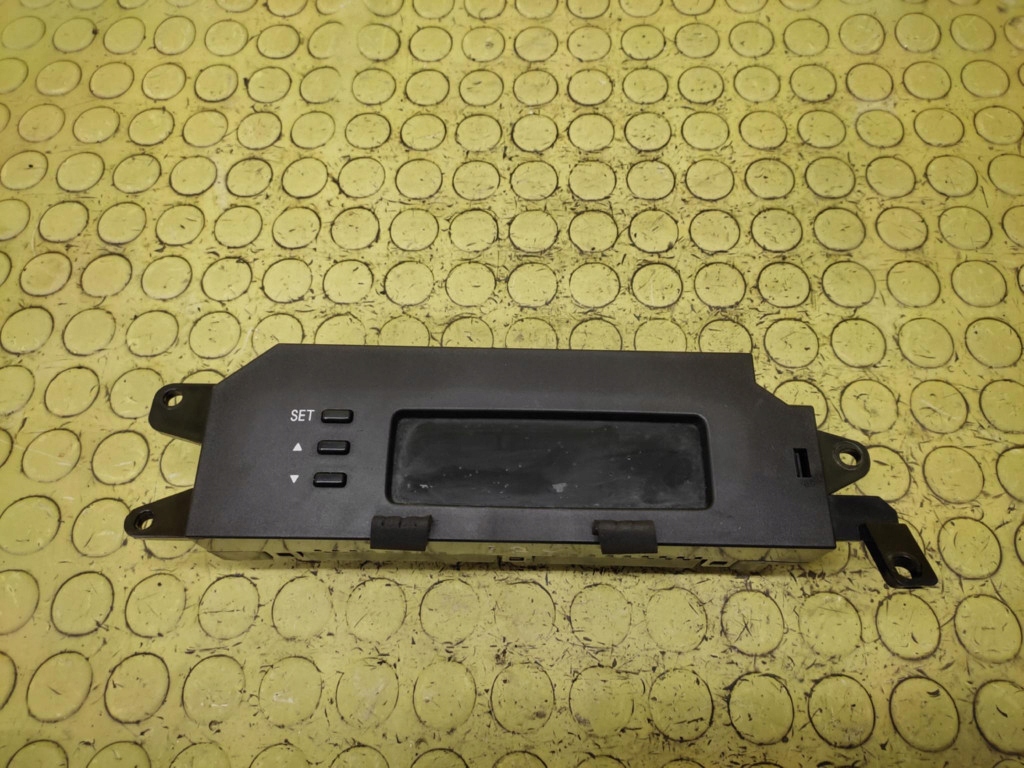 HYUNDAI I20 display hodiny