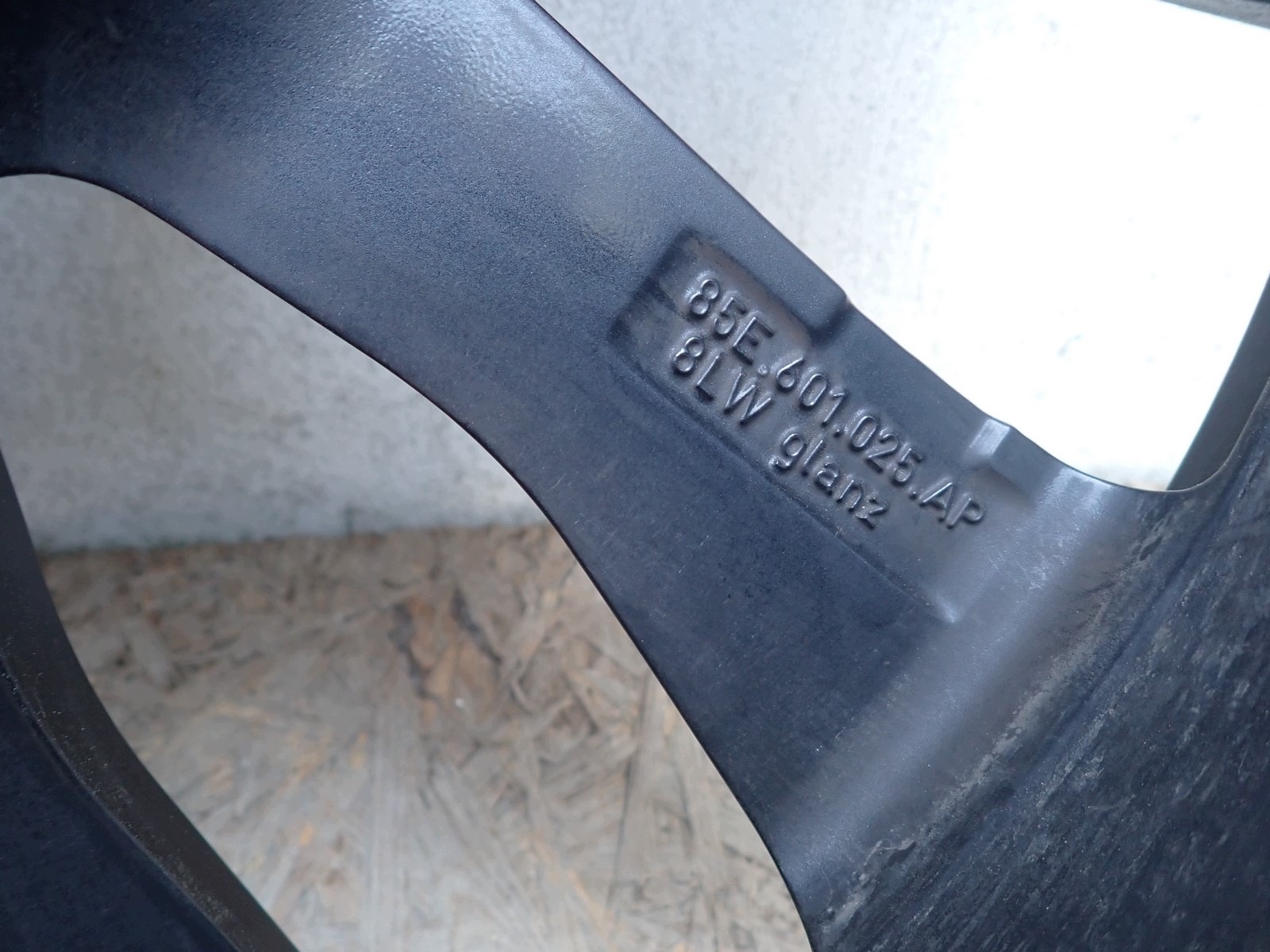 disk hliníkový AUDI A6 85E GHA GH5 E TRON 24- 21" 8,5J ET46 85E601025R