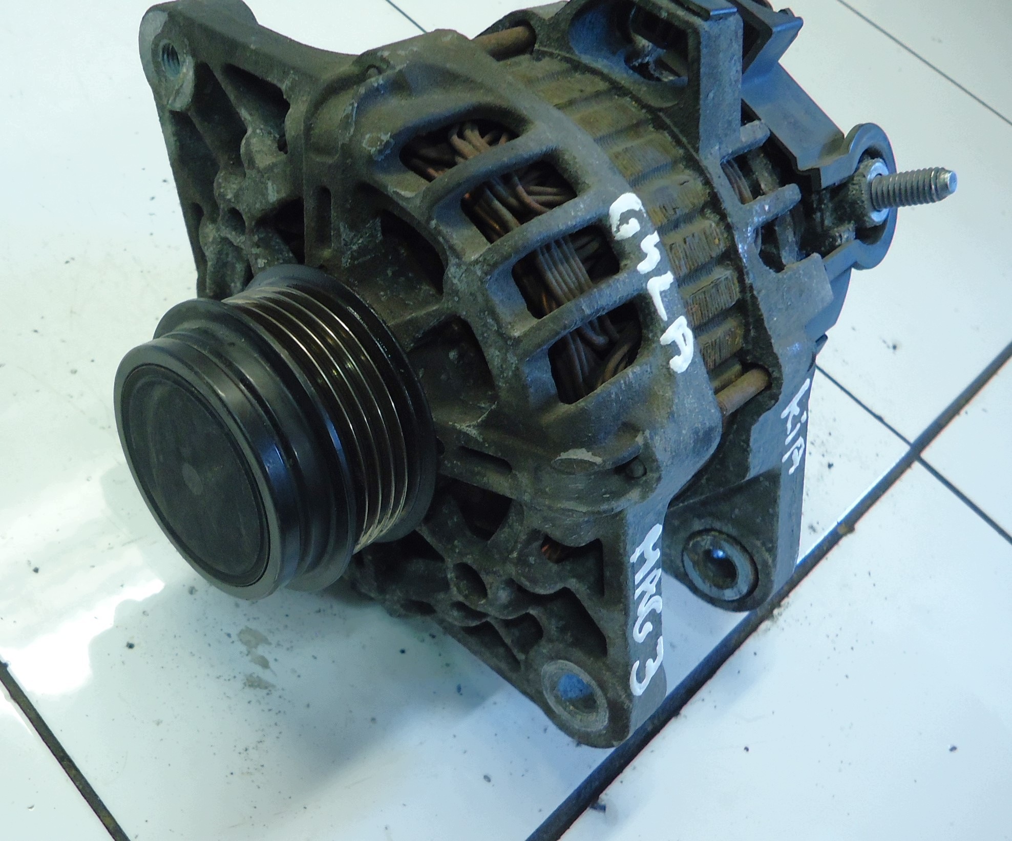 KIA RIO 1.2 16V G4LA ALTERNATOR 37300-03500
