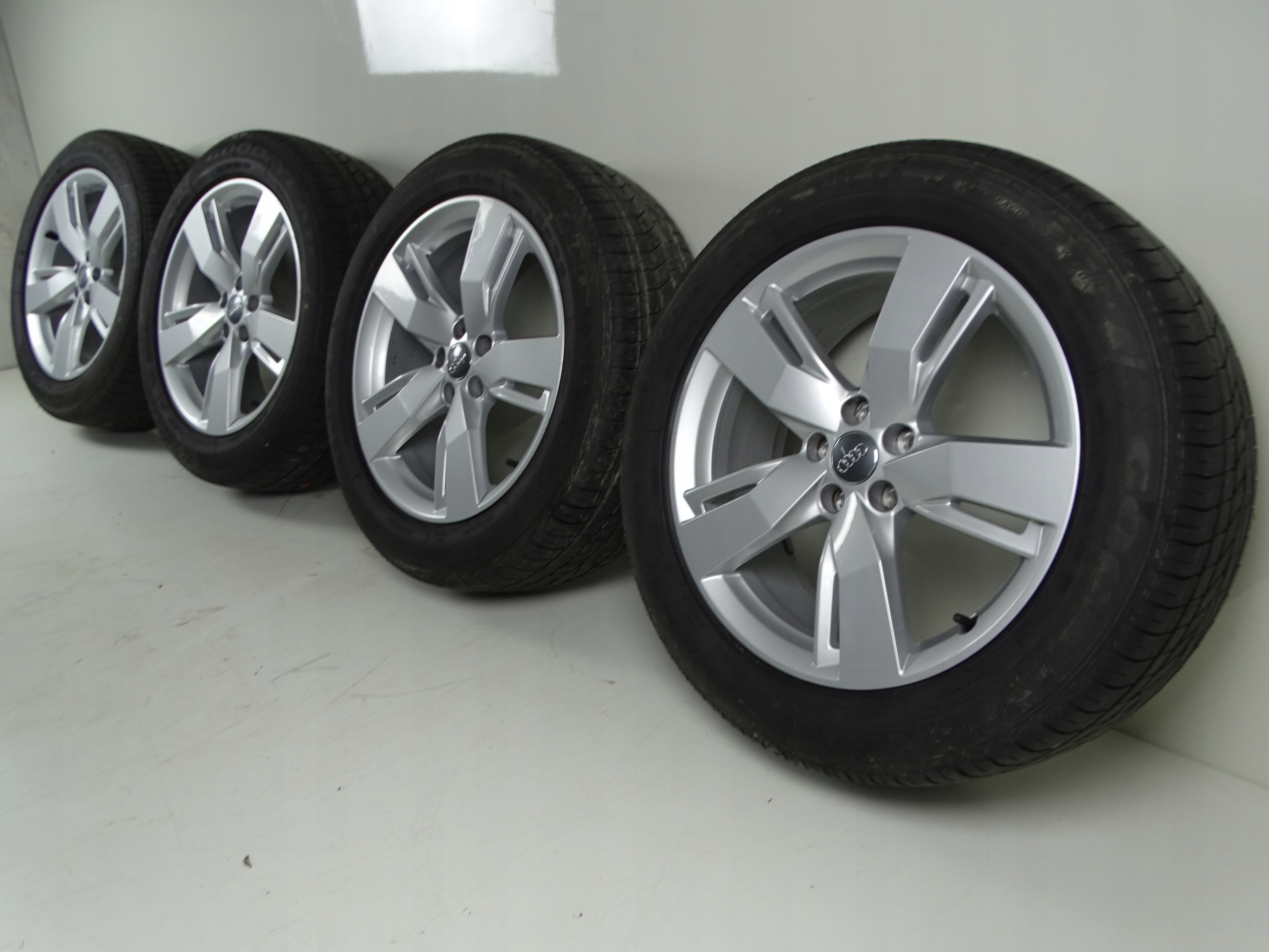 AUDI Q50a КОЛЕСА АЛЮМІНІЄВЕ 235/55 R19 4x7mm ЛІТО