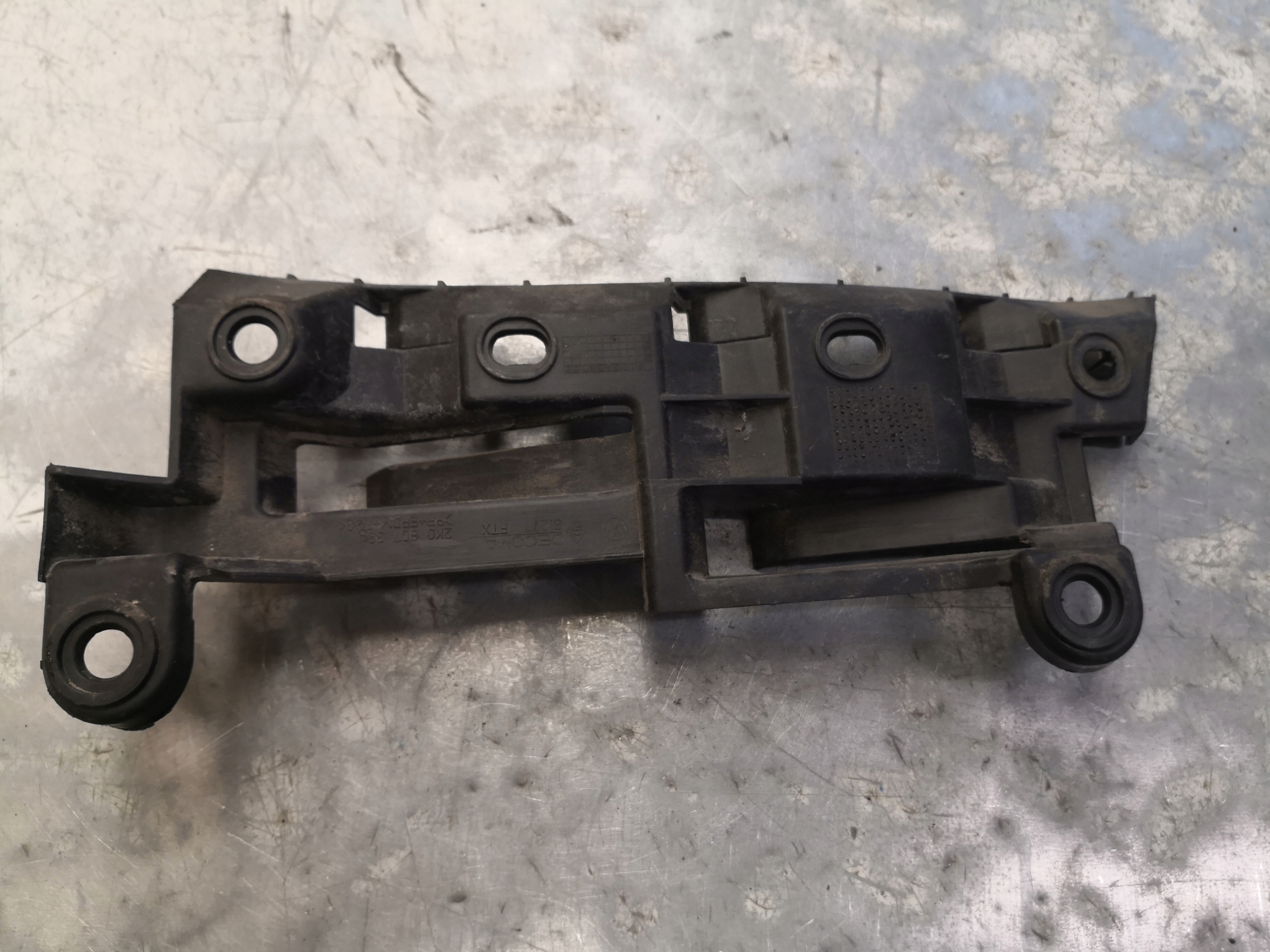 Support montage pare-chocs Droite Arrière VW CADDY III 2K0807393