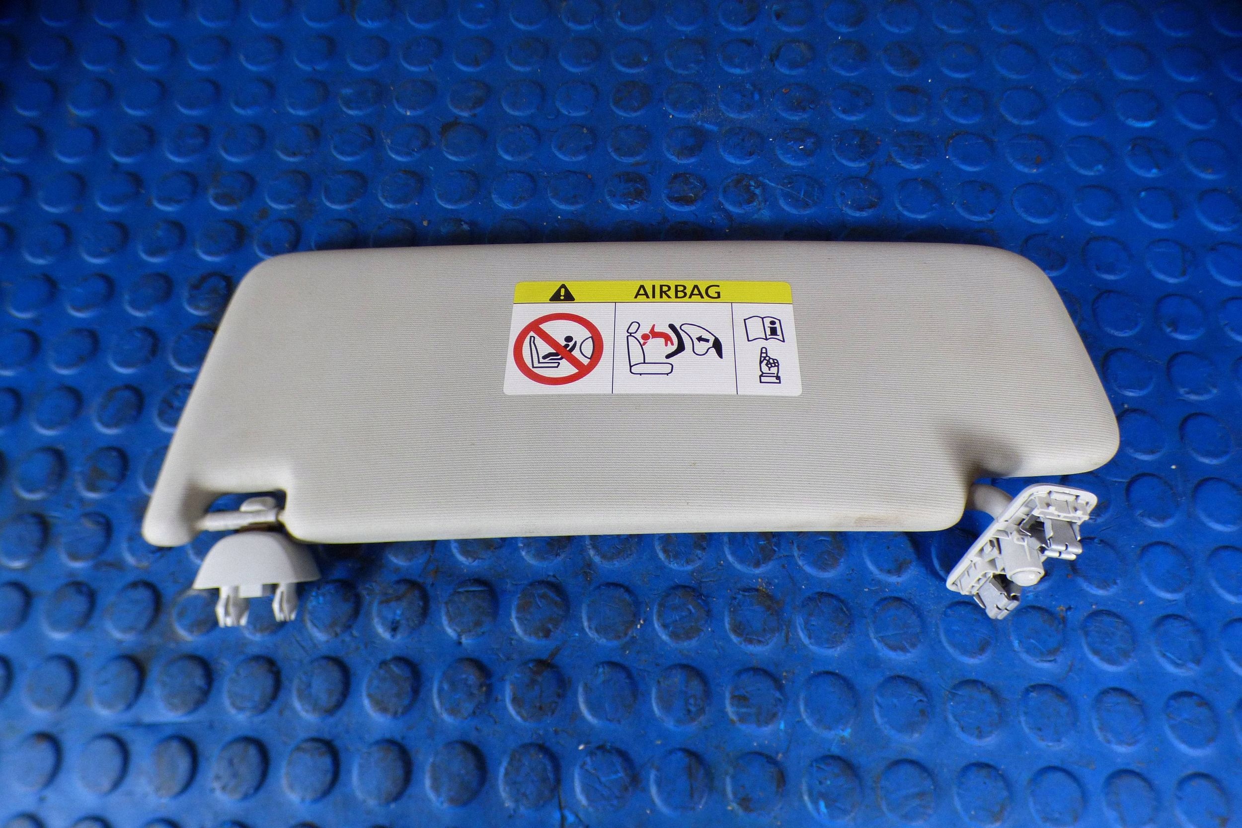 cover sun 5C0857552DC st.very good condition Skoda Rapid