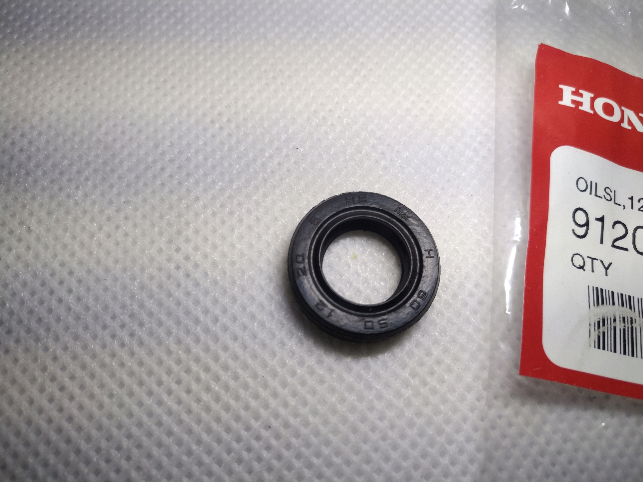 

Honda Cbr 125 uszczelniacz simmering pompy wody