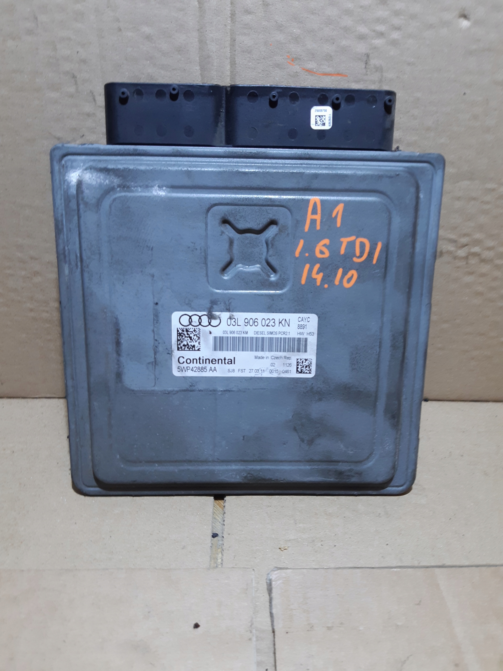AUDI A1 8X 1.6 TDI control unit computer of the engine 03L906023KN