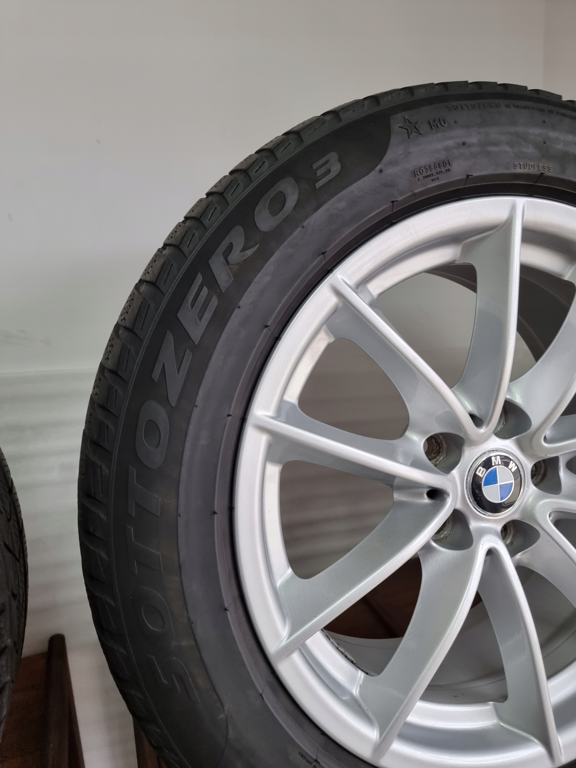 Koła BMW G30 G31 17 CALI ZIMOWE Pirelli RFT 2019 Szerokość opony 225 mm