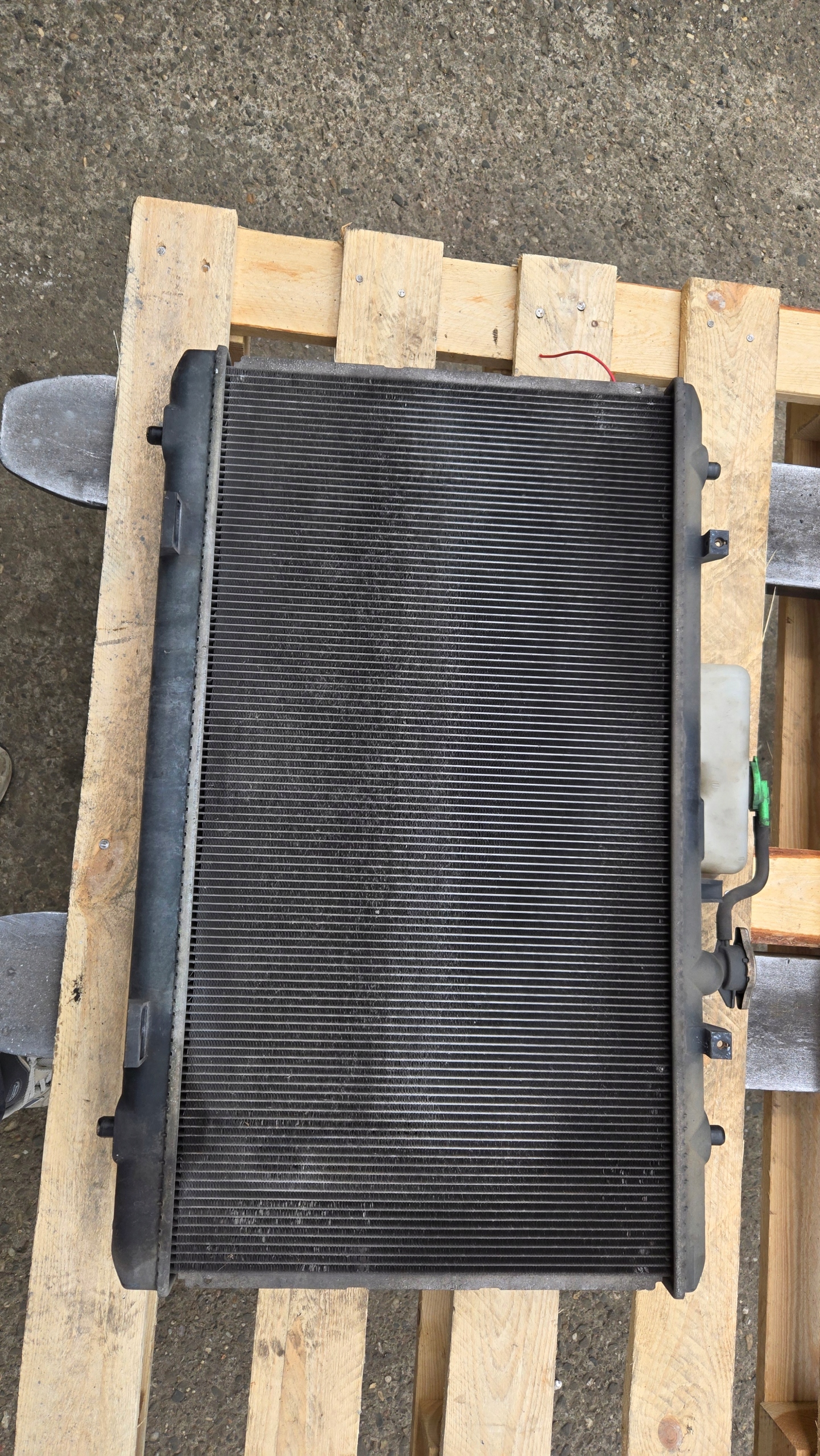 SUZUKI SX4 2006-2012R 1.6B M16A chladič ventilátor