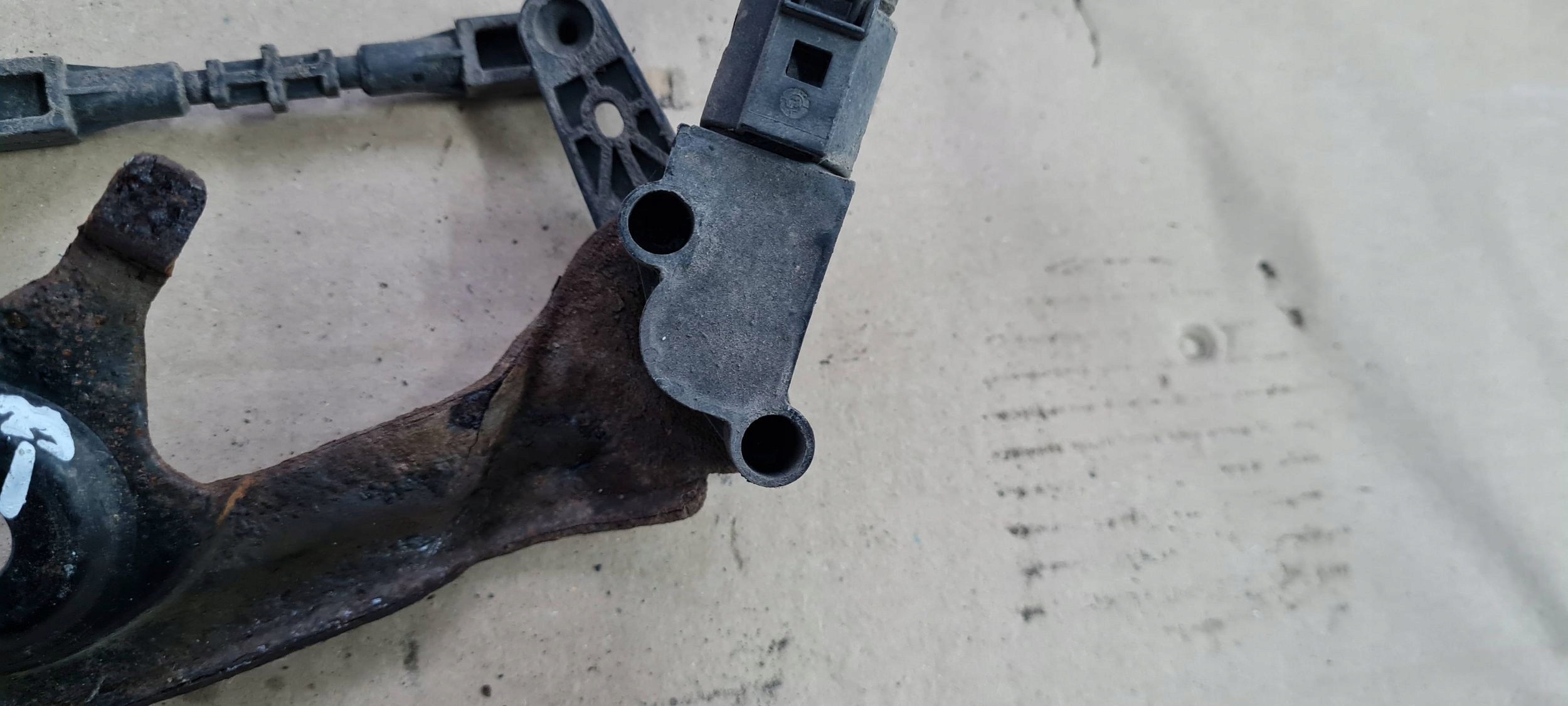 Q5 8R Sensor POZIOMOWANIA lichte links heck 8R0941285G