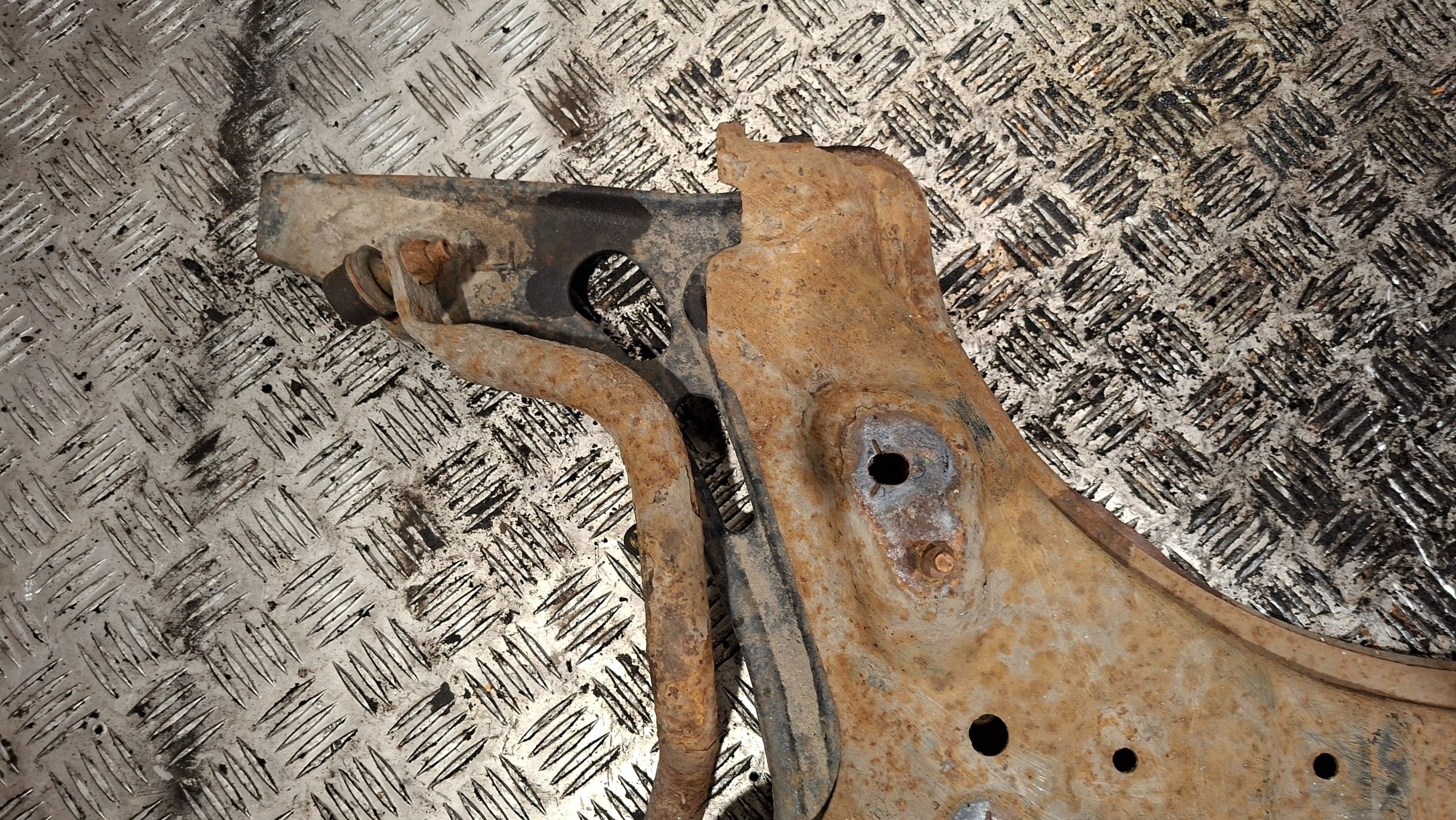 axle beam springing front SUZUKI LIANA 2001r 1.6B
