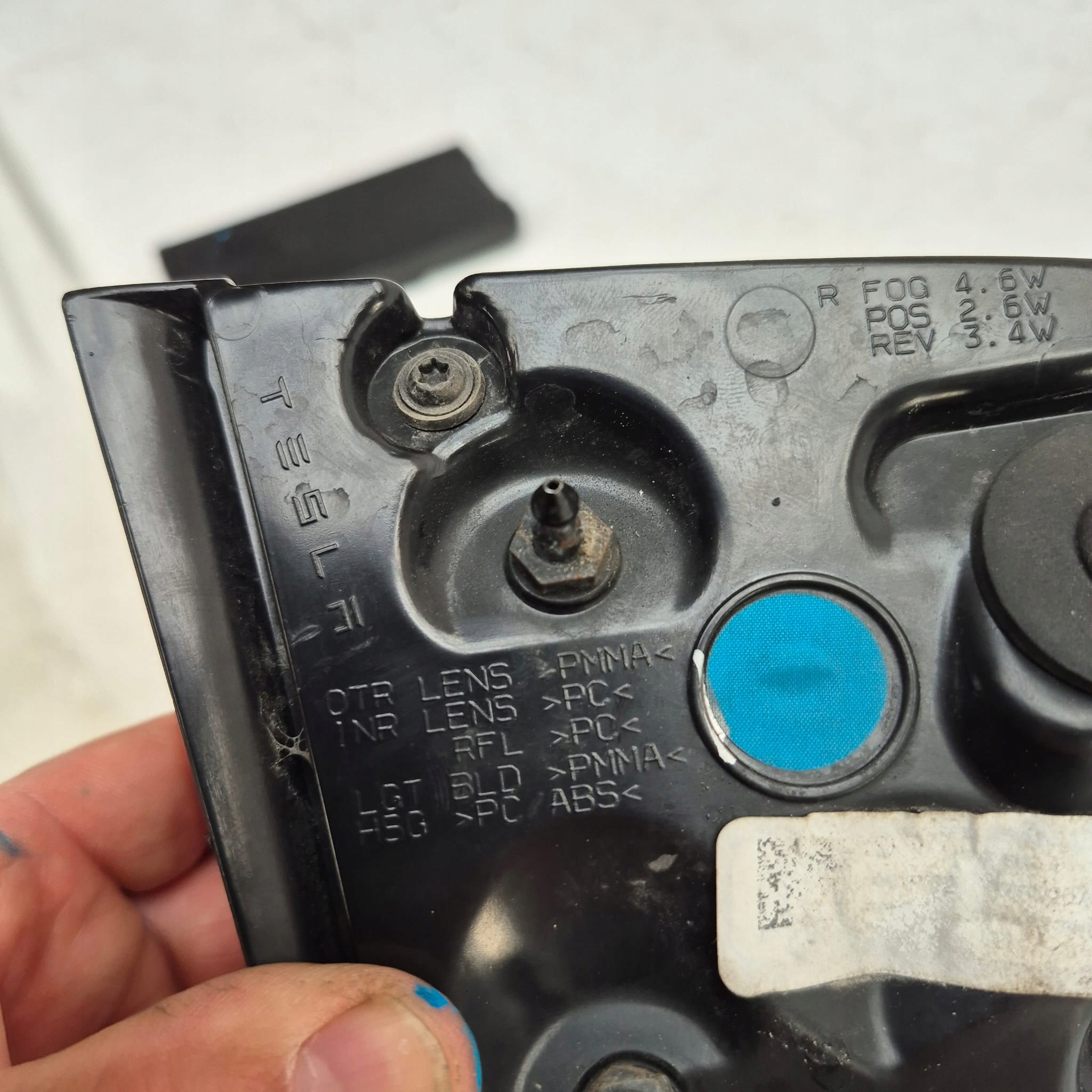 TESLA MODEL 3 17- light right rear part rear to the bonnet