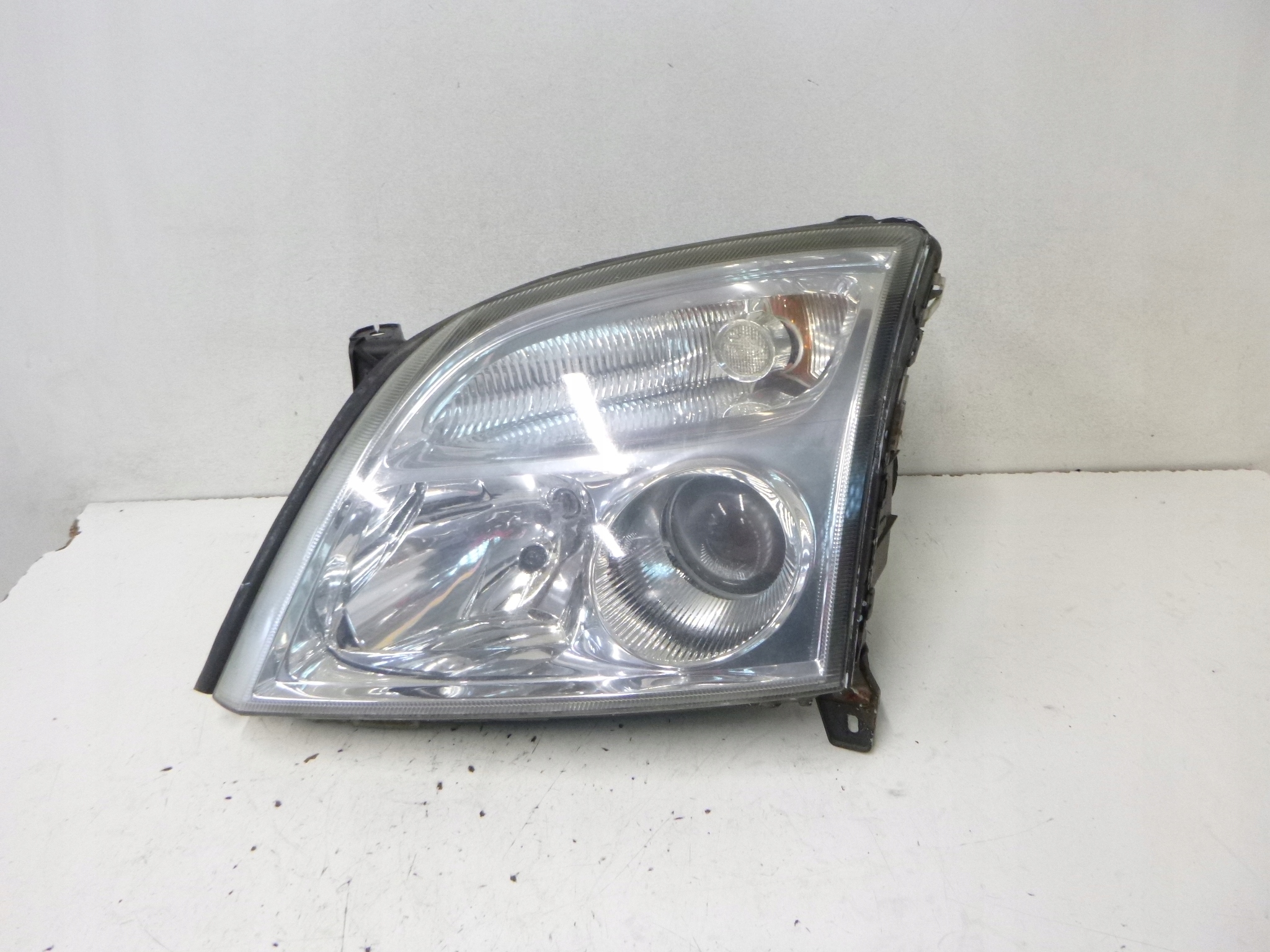 light front Opel Signum / Vectra C 04r.