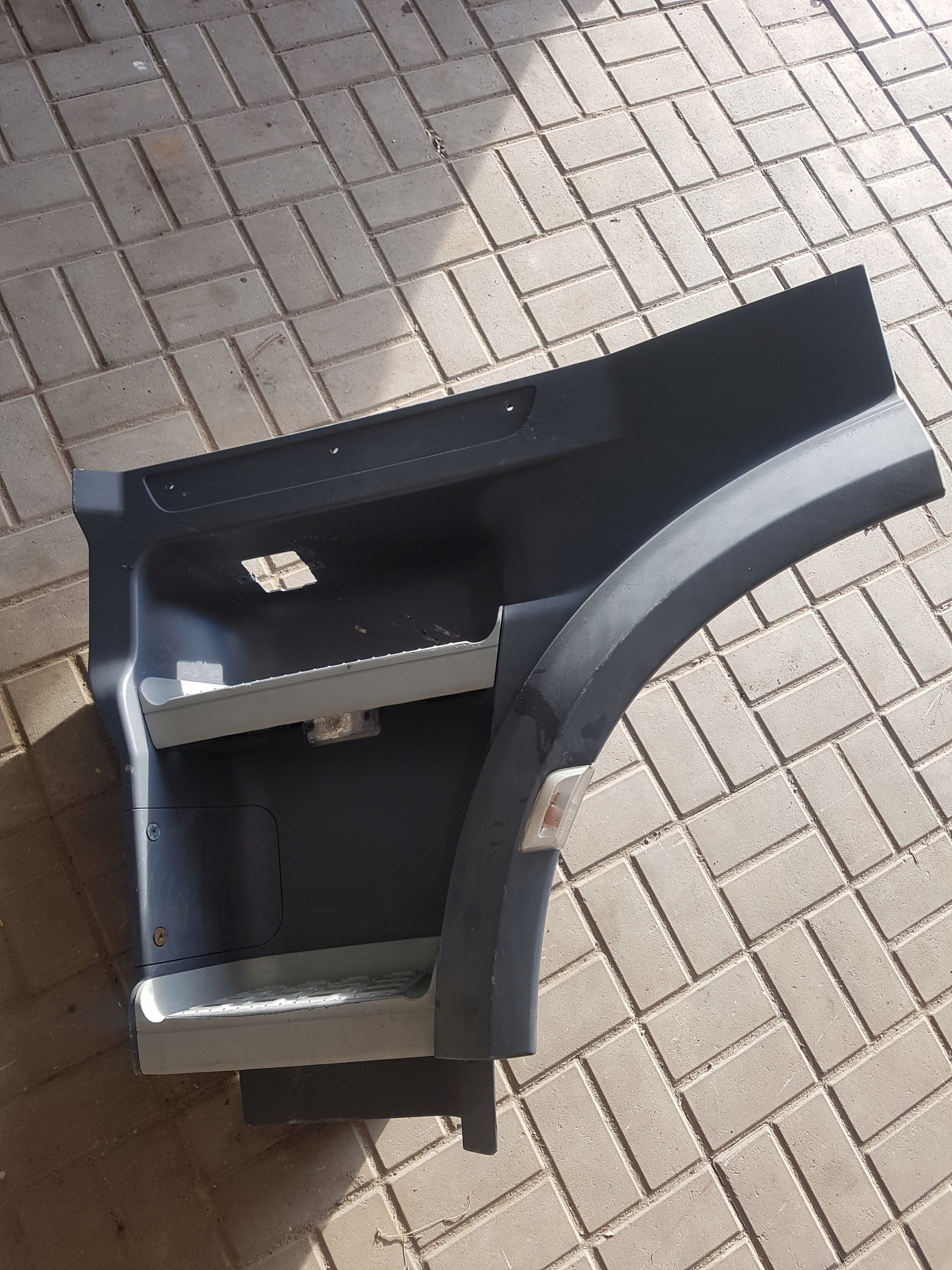 STOPIEŃ STOPNICA KABINY LEWA KOMPLETNA DAF XF 106