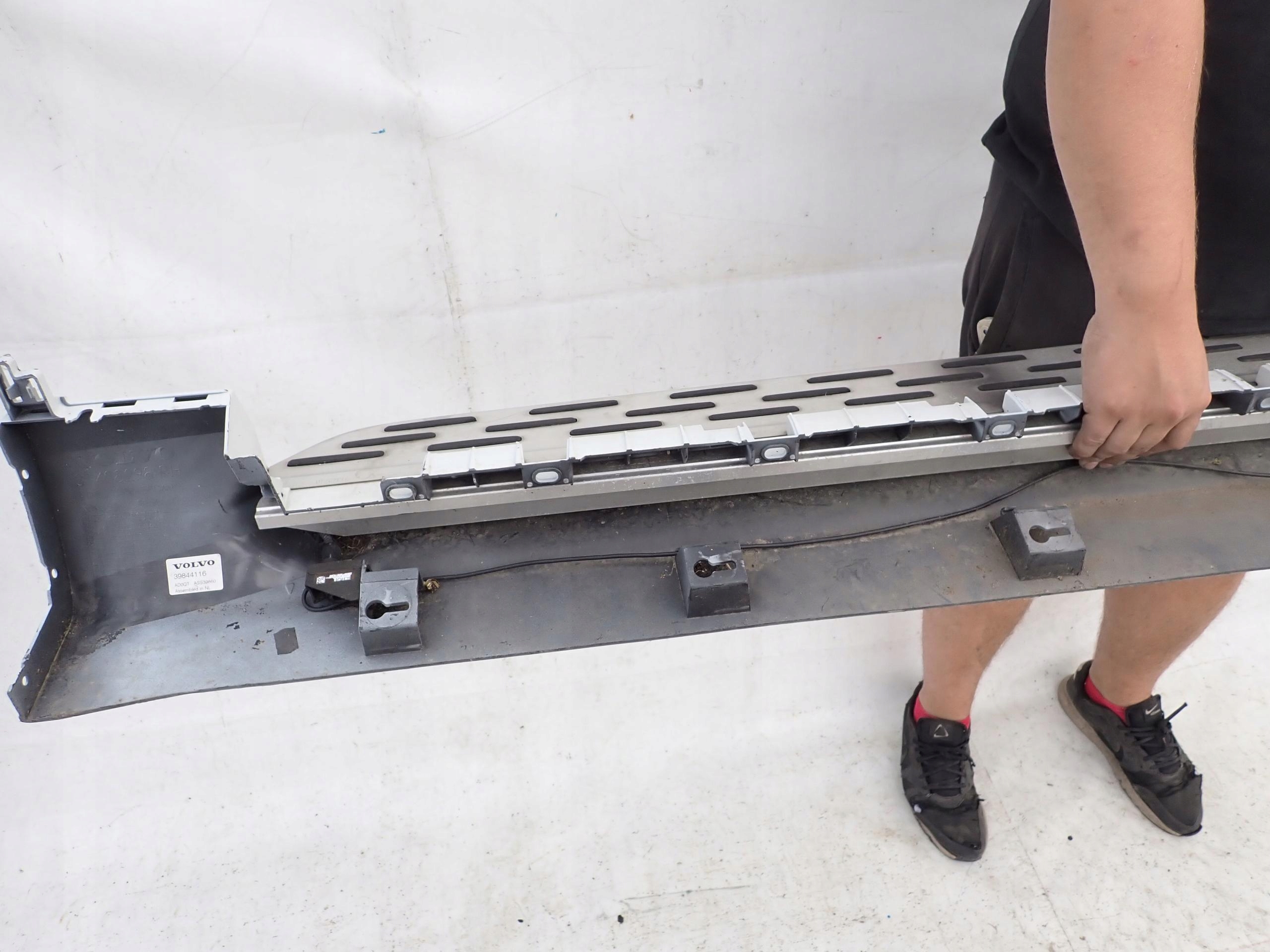 VOLVO XC90 II 15- STOPIEN moulding threshold right LED