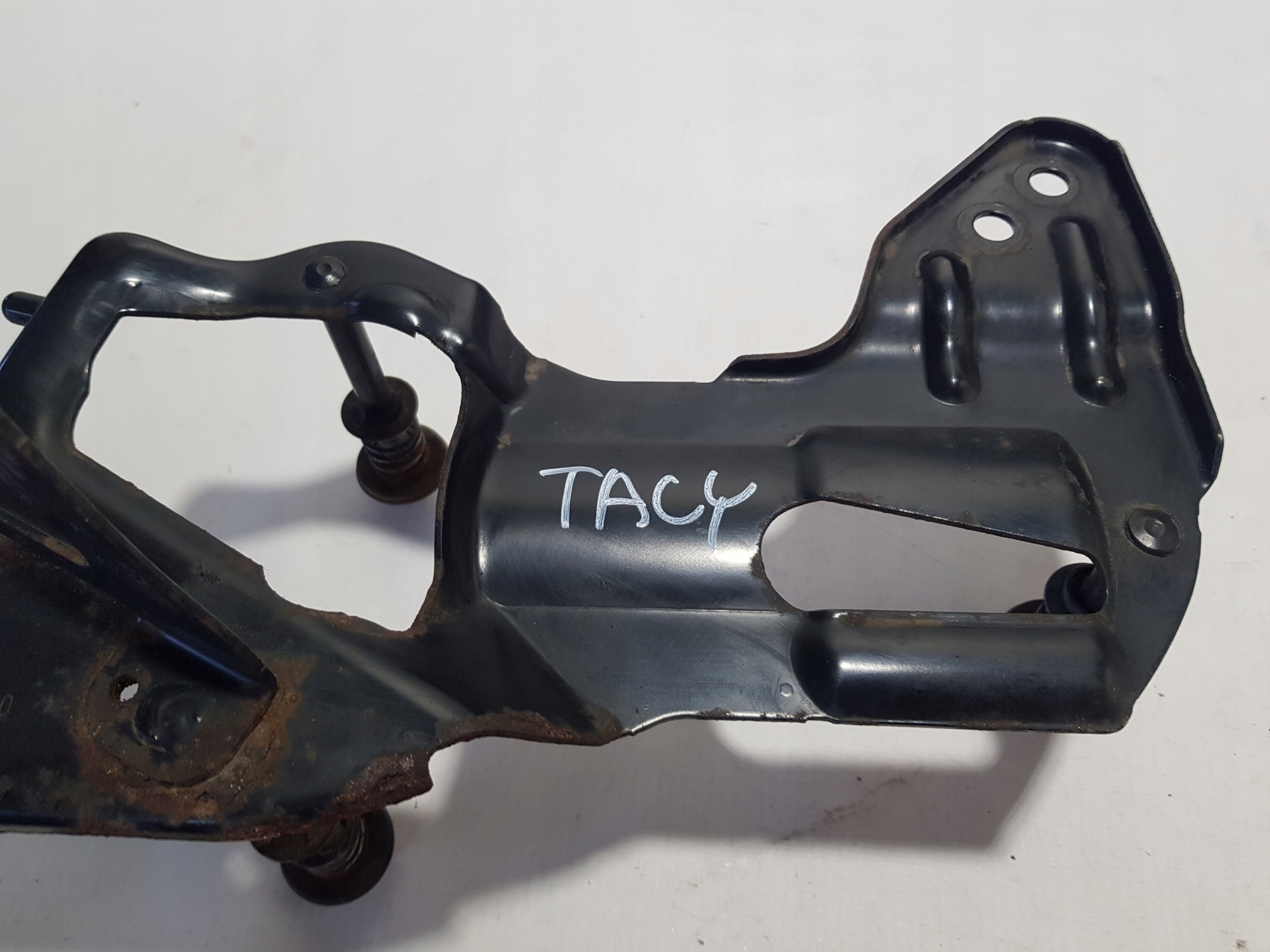 bracket KOMPRESORA AIRMATIC SPREZARKI MERCEDES W251