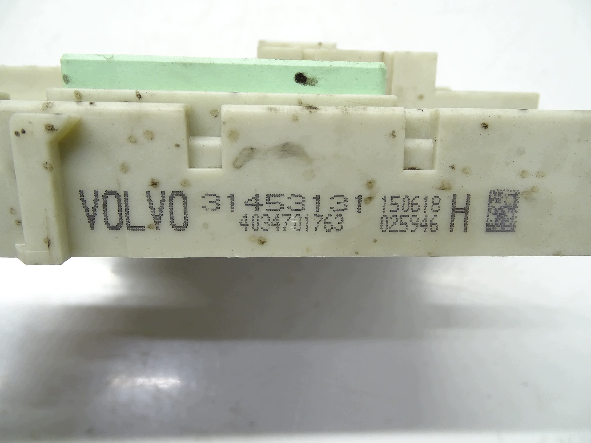 module compartment of fuses BSI control unit VOLVO V40 II 31453131