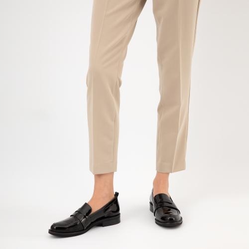 Półbuty damskie lakierowane Wojas czarne r. 37 Wzór dominujący bez wzoru