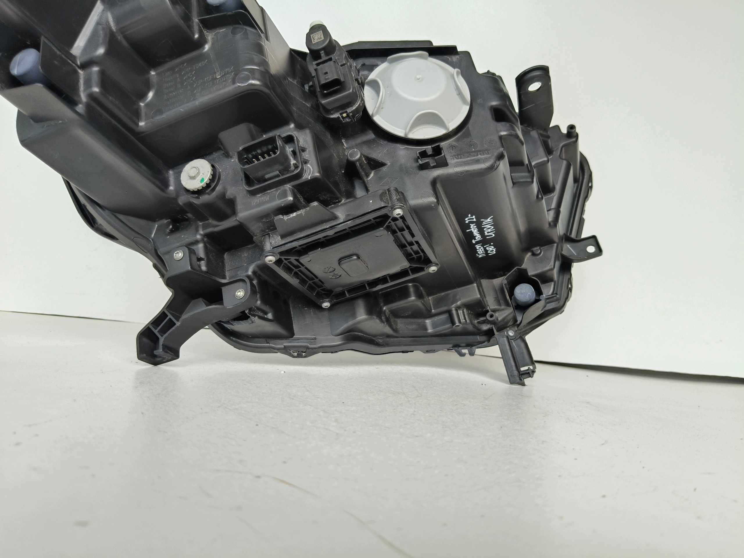 light left REFLEKTOR NISSAN TOWNSTAR 22- LED