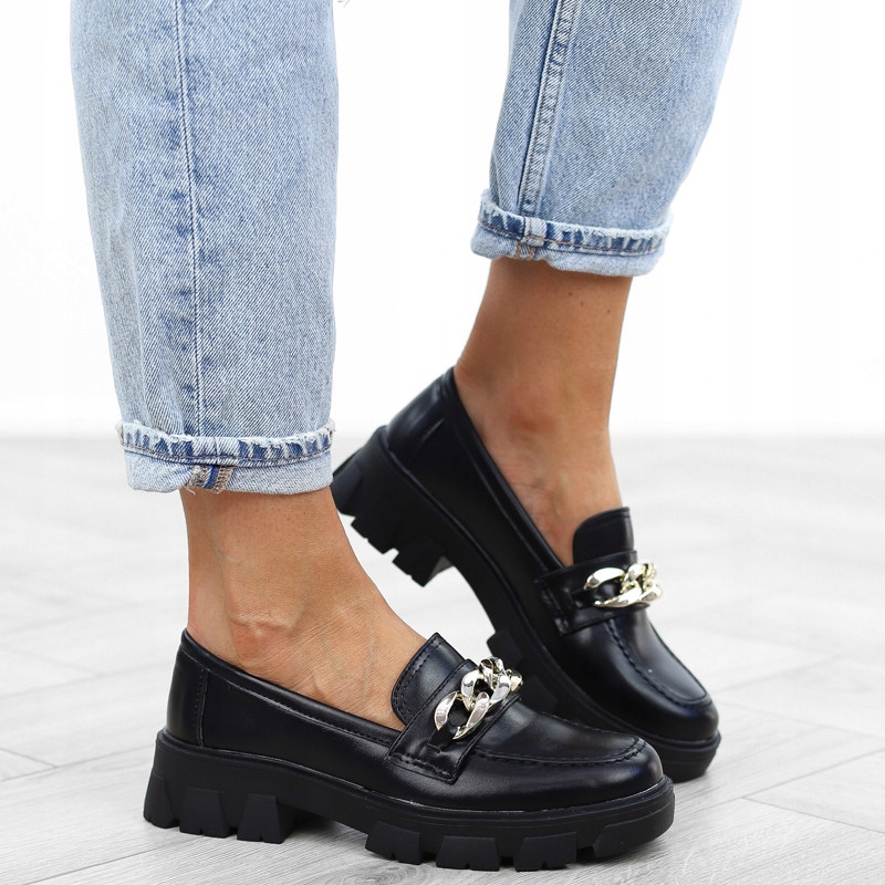 Czarne loafersy mokasyny półbuty damskie płaskie złoty łańcuszek