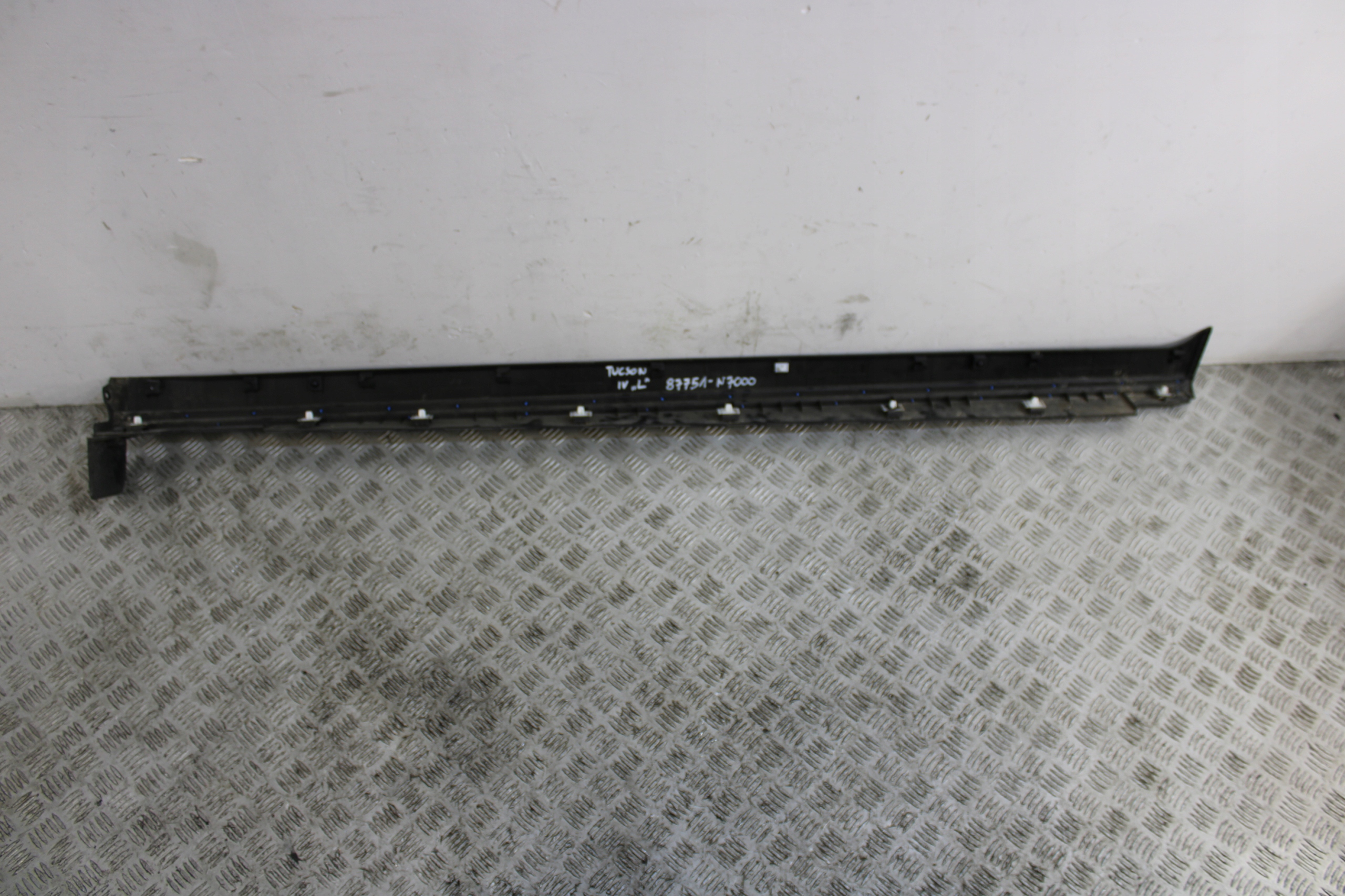 cap threshold threshold left HYUNDAI TUCSON IV 4 87751-N7000
