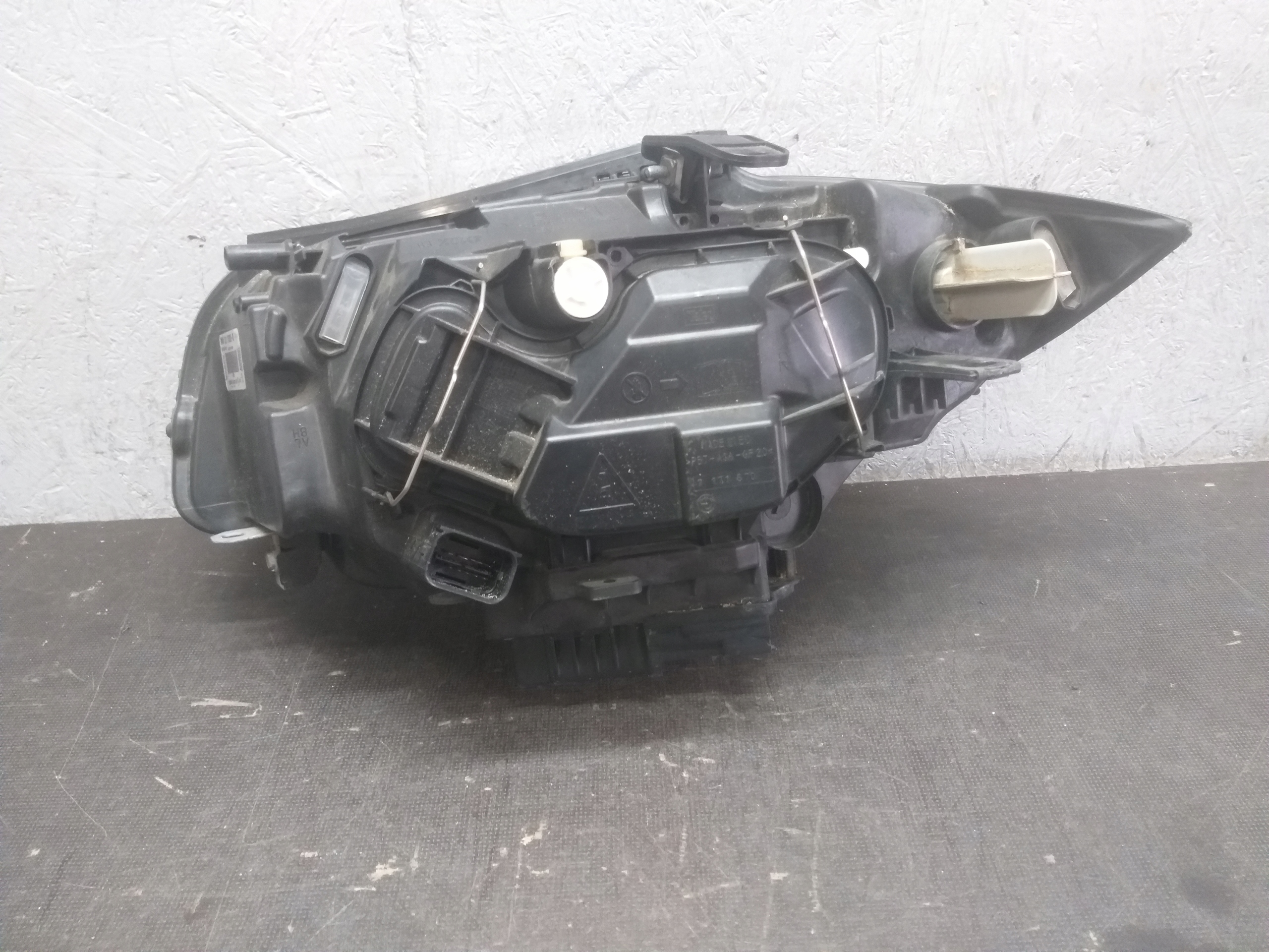 light front right BMW and 1 E87 LIFT XENON 6311 717029-05