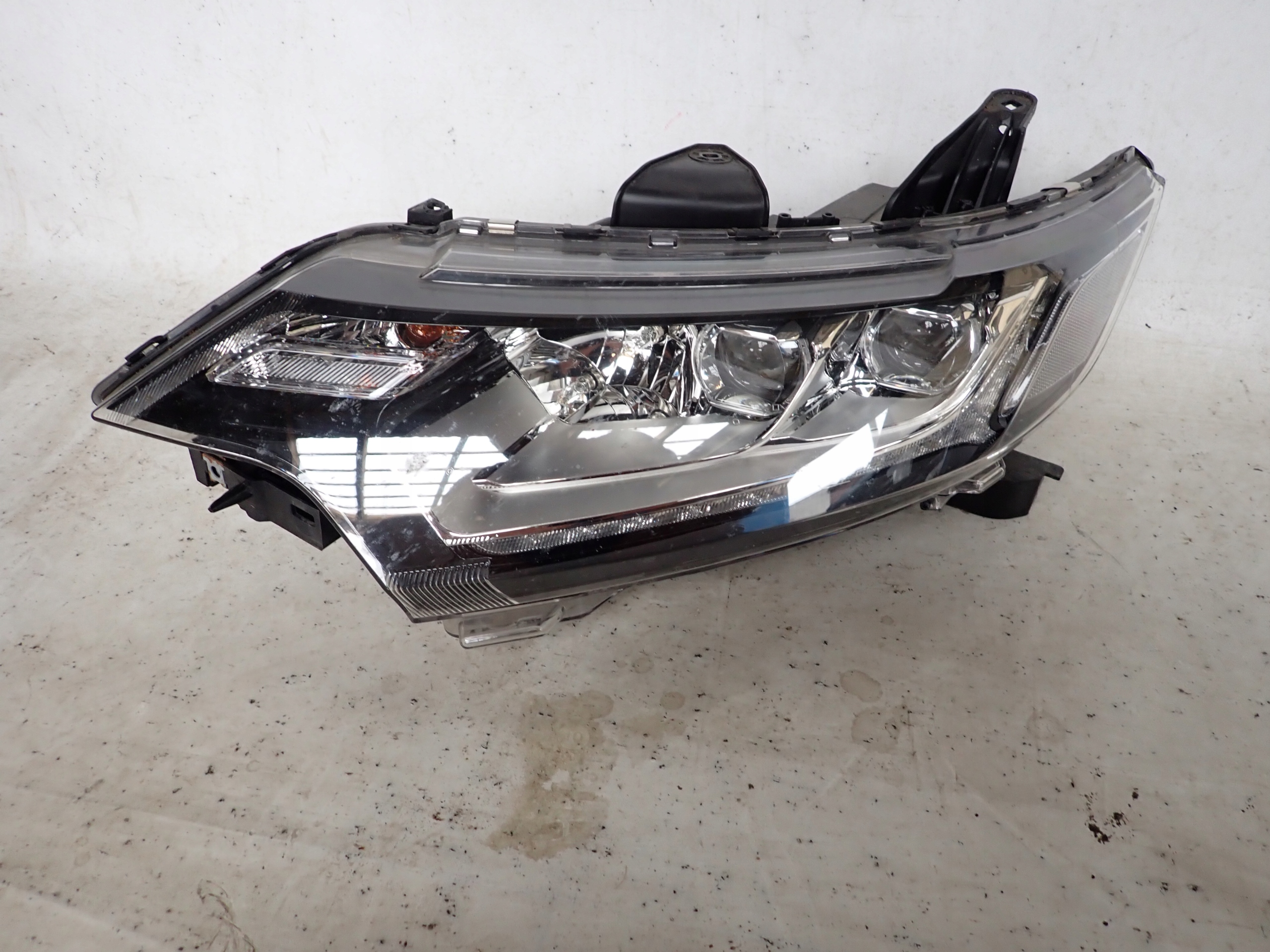MITSUBISHI OUTLANDER III LIFT 15- light left front front 4BX15-830C8-63