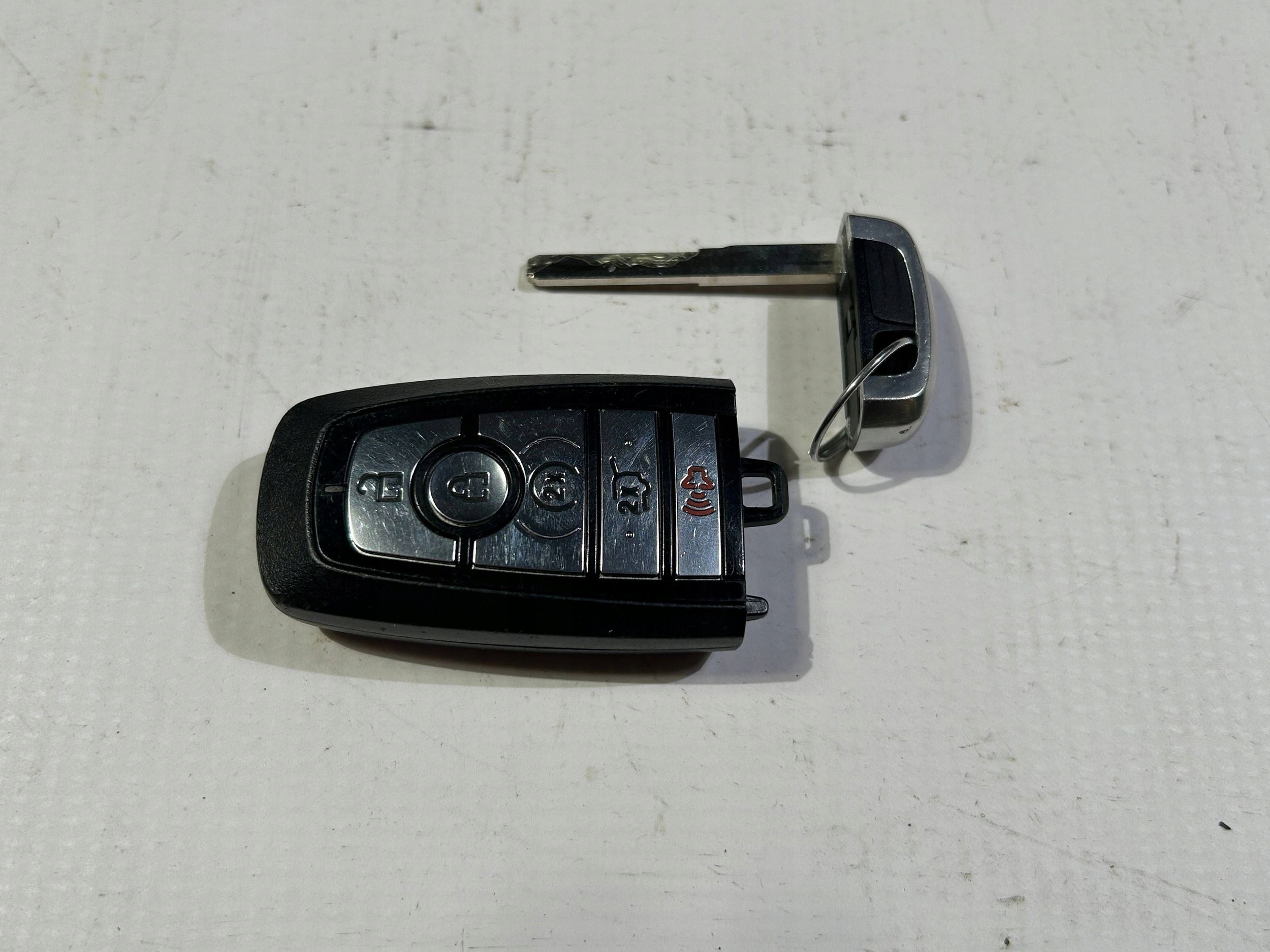 key key pilot zdalne odpalanie Ford Expedition Explorer 2018