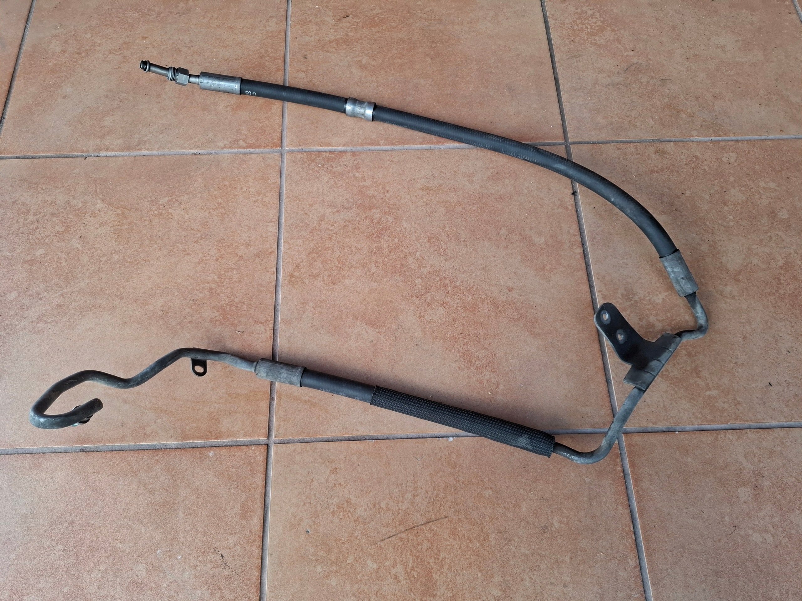schlauch der lenkung MERCEDES W211 2,7 CDI 2114665981