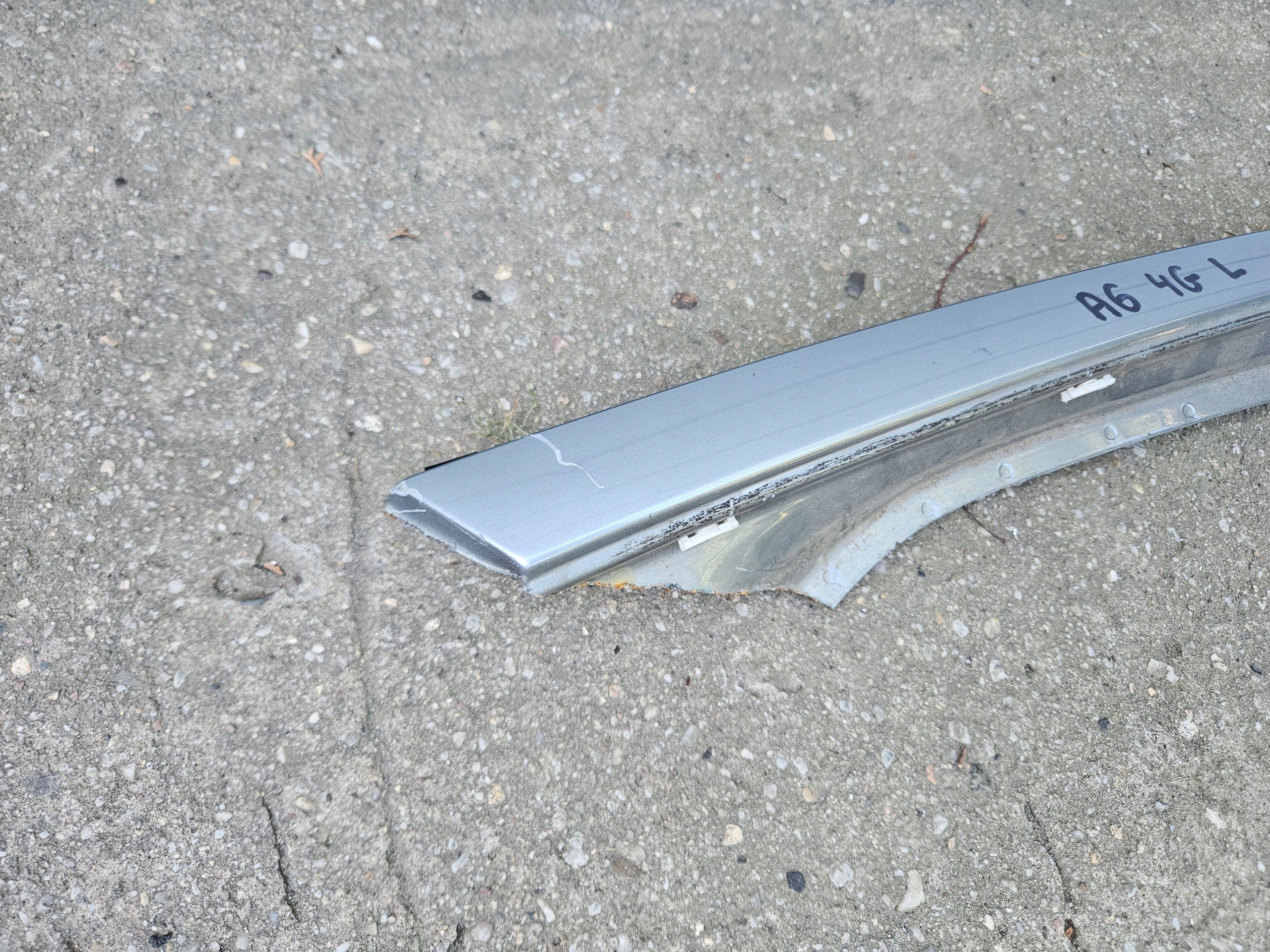 sloupek střechy levý přední předek A AUDI A6 C7 4G
