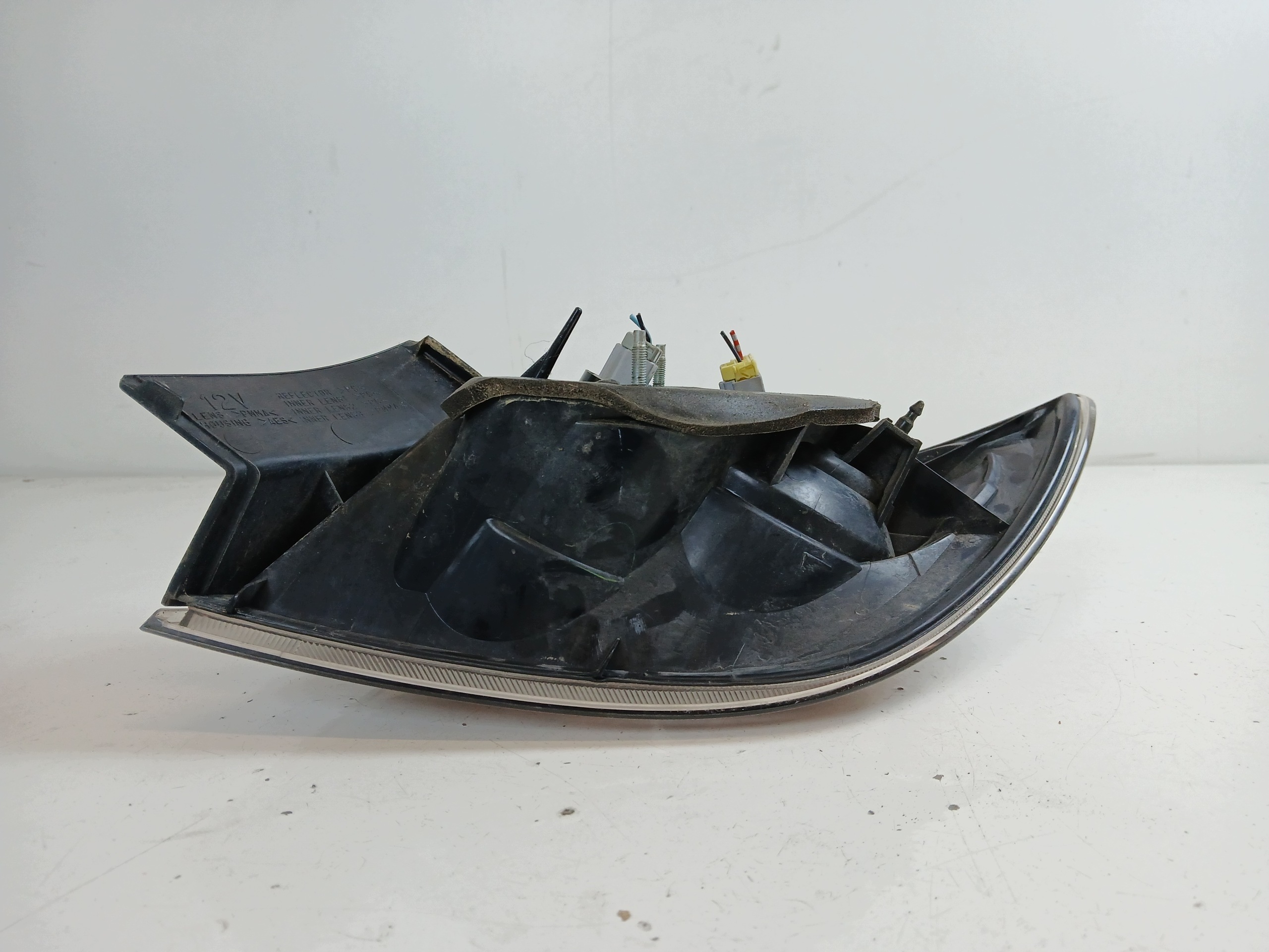 MAZDA 3 BK and light left rear part