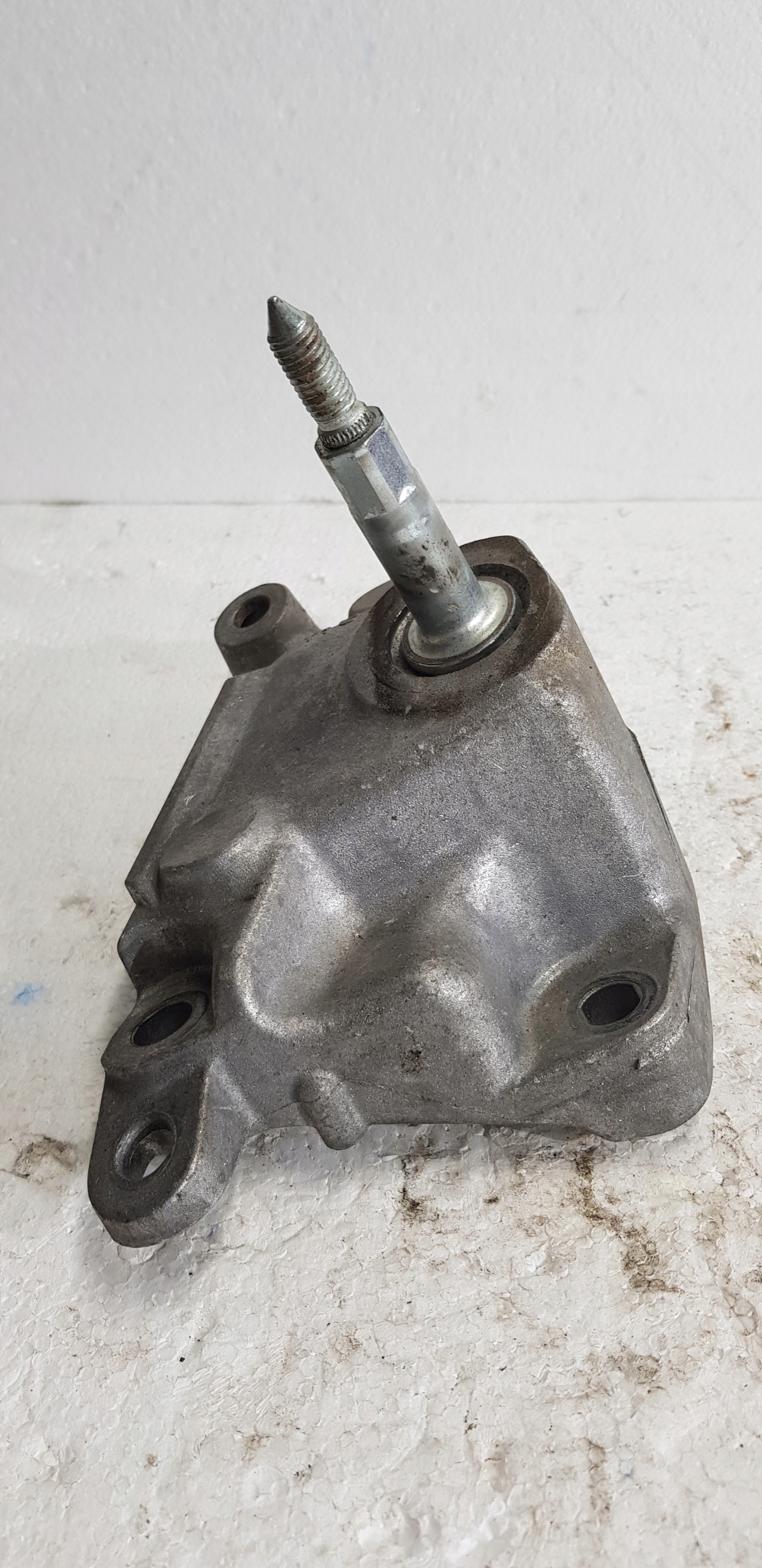 ŁAPA WSPORNIK 1.2 TCE 1.5 DCI CLIO JUKE 8200277203 Rodzaj skrzyni Manualna