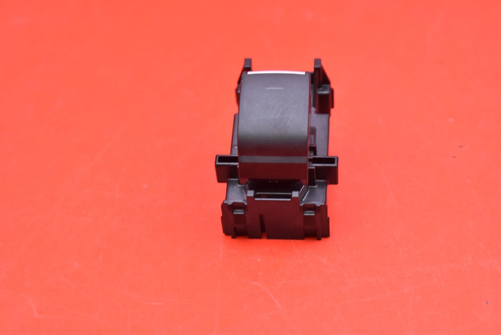 switch lifting windows right rear part 193354 TOYOTA COROLLA E21 19-21